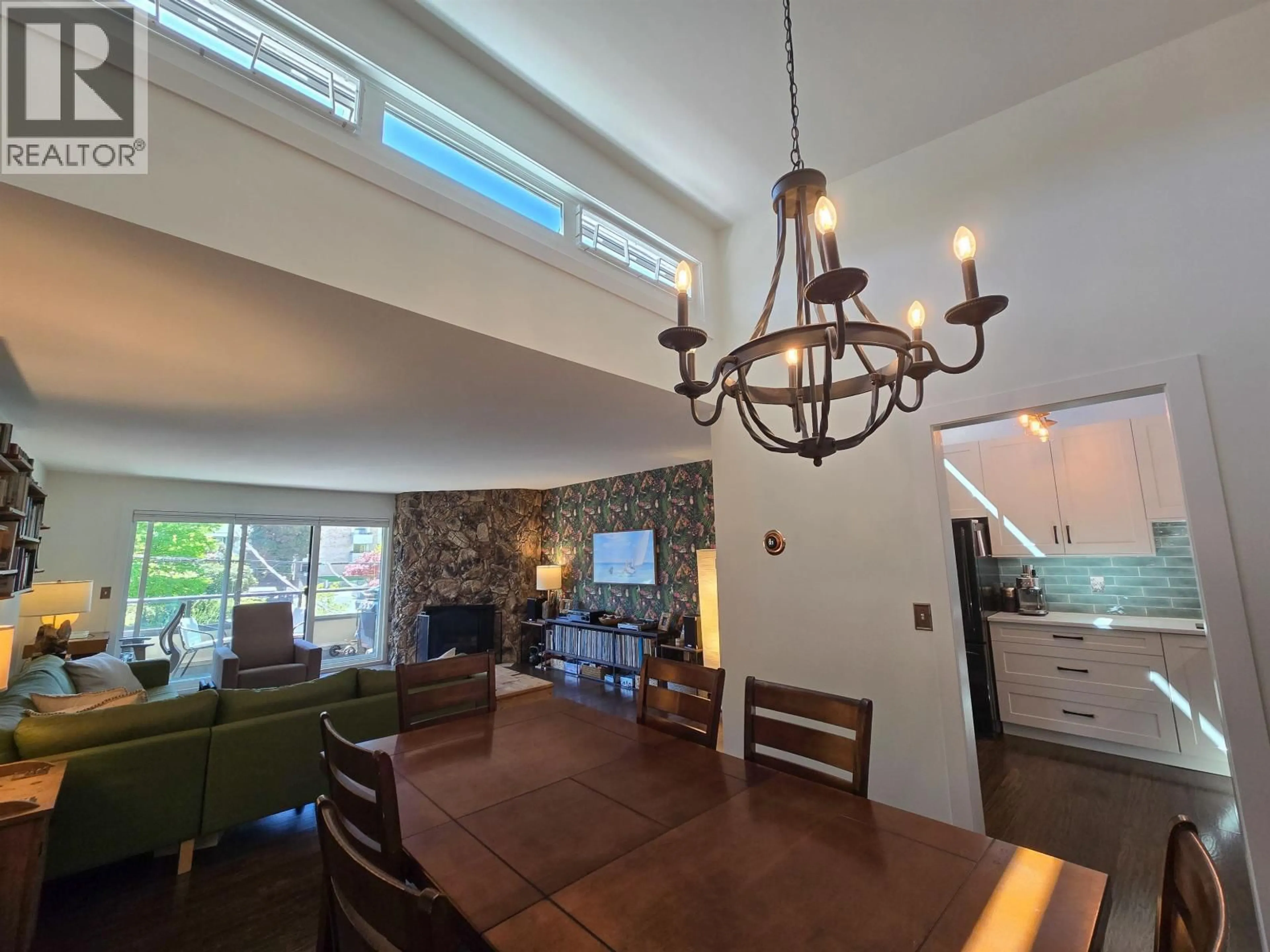 Dining room, wood/laminate floor for 310 - 1266 13TH AVENUE, Vancouver British Columbia V6H1N6