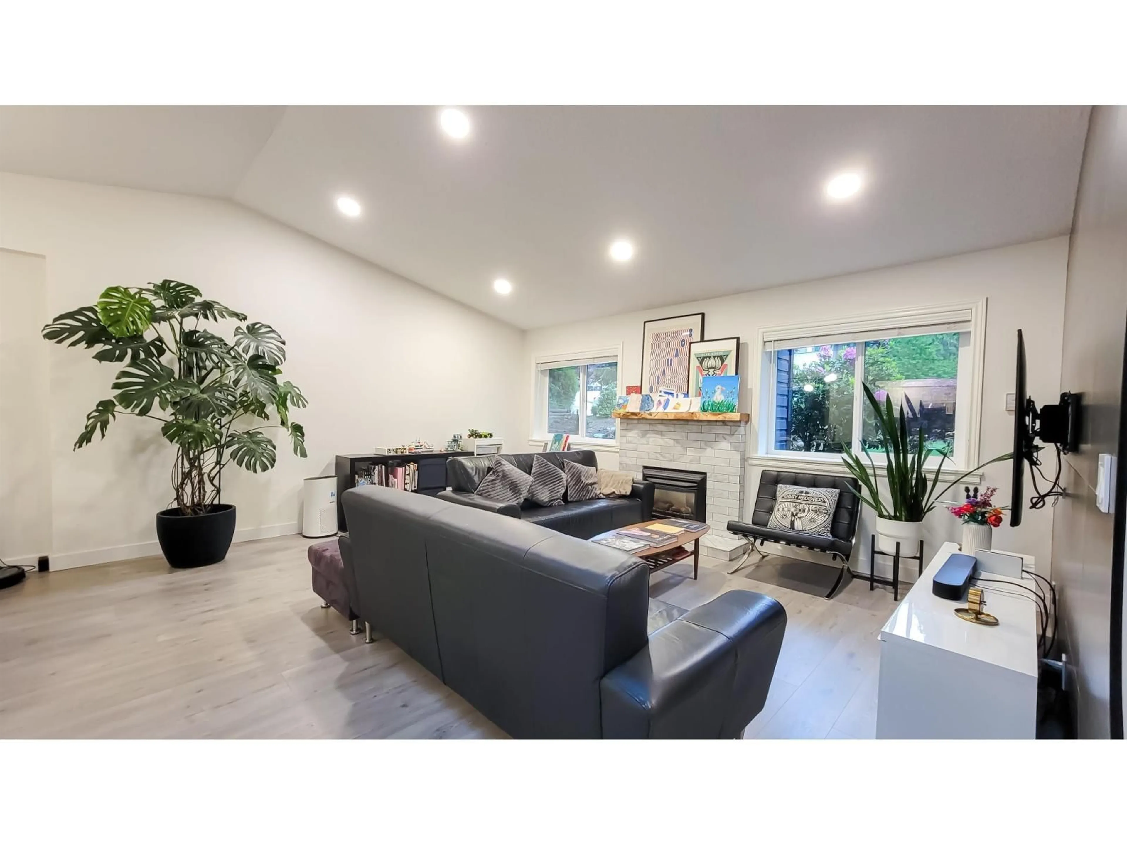 Living room with furniture, unknown for 11083 PROSPECT DRIVE, Delta British Columbia V4E2R4