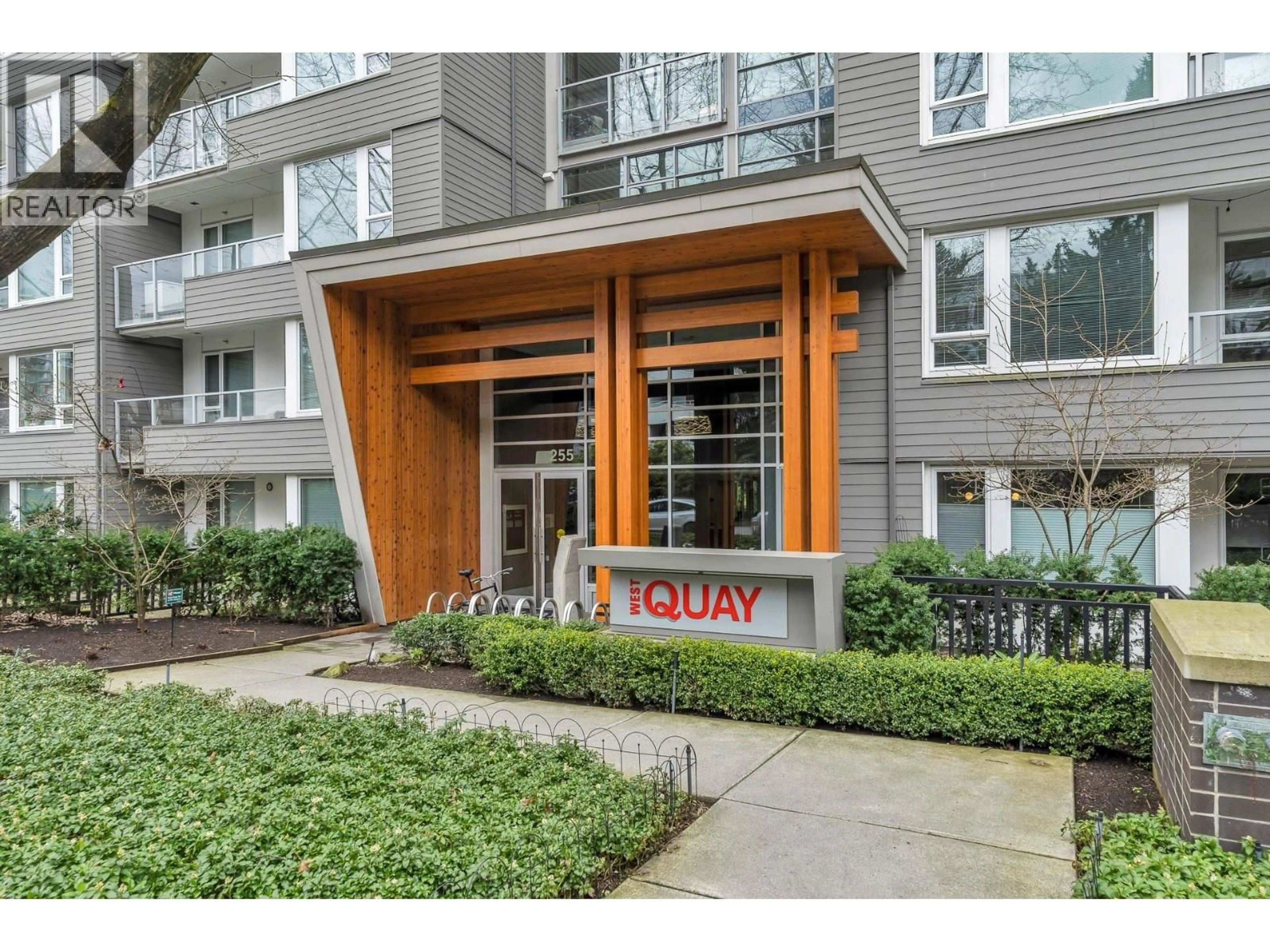 Indoor entryway for 216 - 255 W 1ST STREET, North Vancouver British Columbia V7M3G8