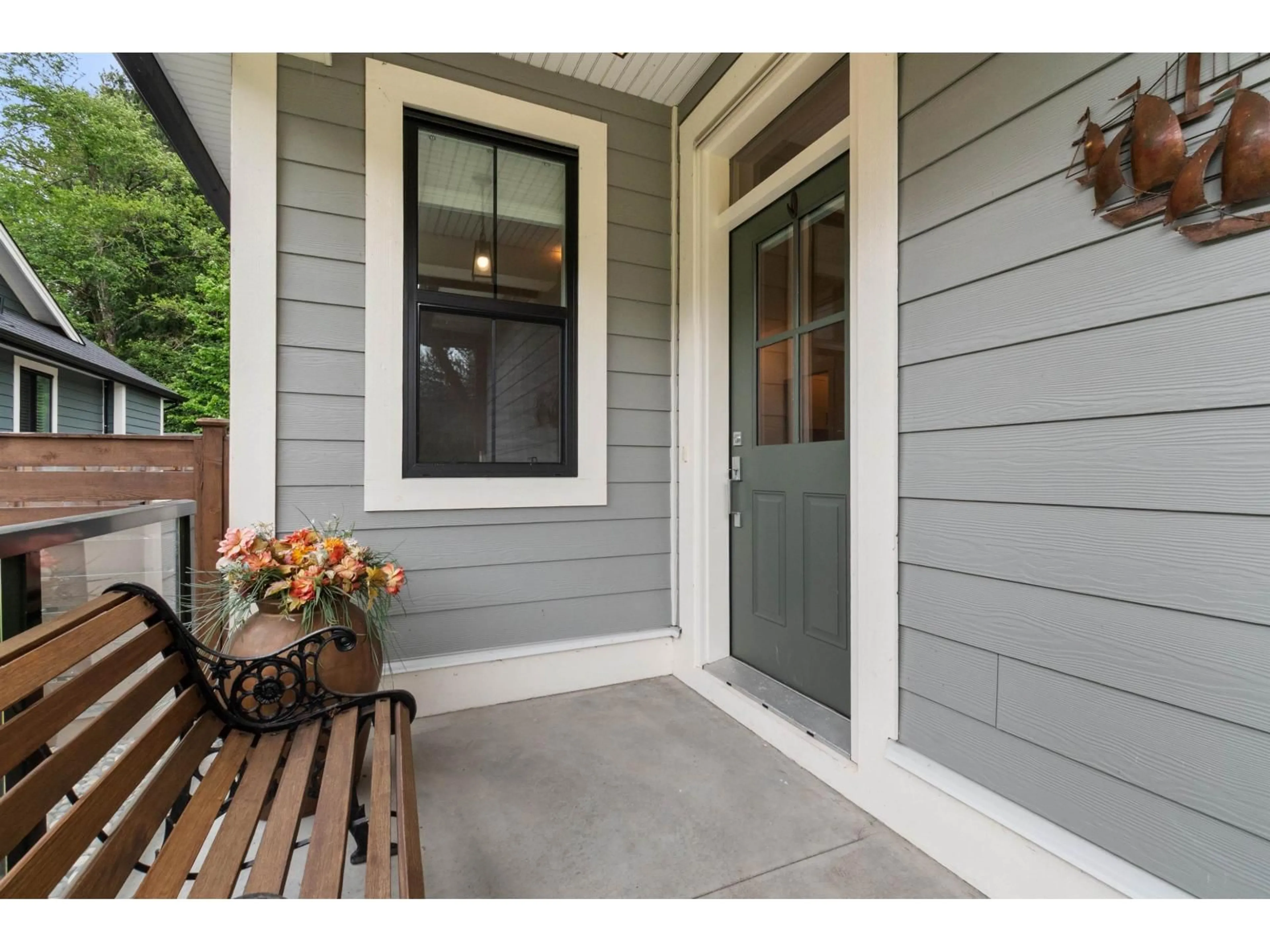 Indoor entryway for 61 - 1885 COLUMBIA VALLEY ROAD, Lindell Beach British Columbia V2R1J8
