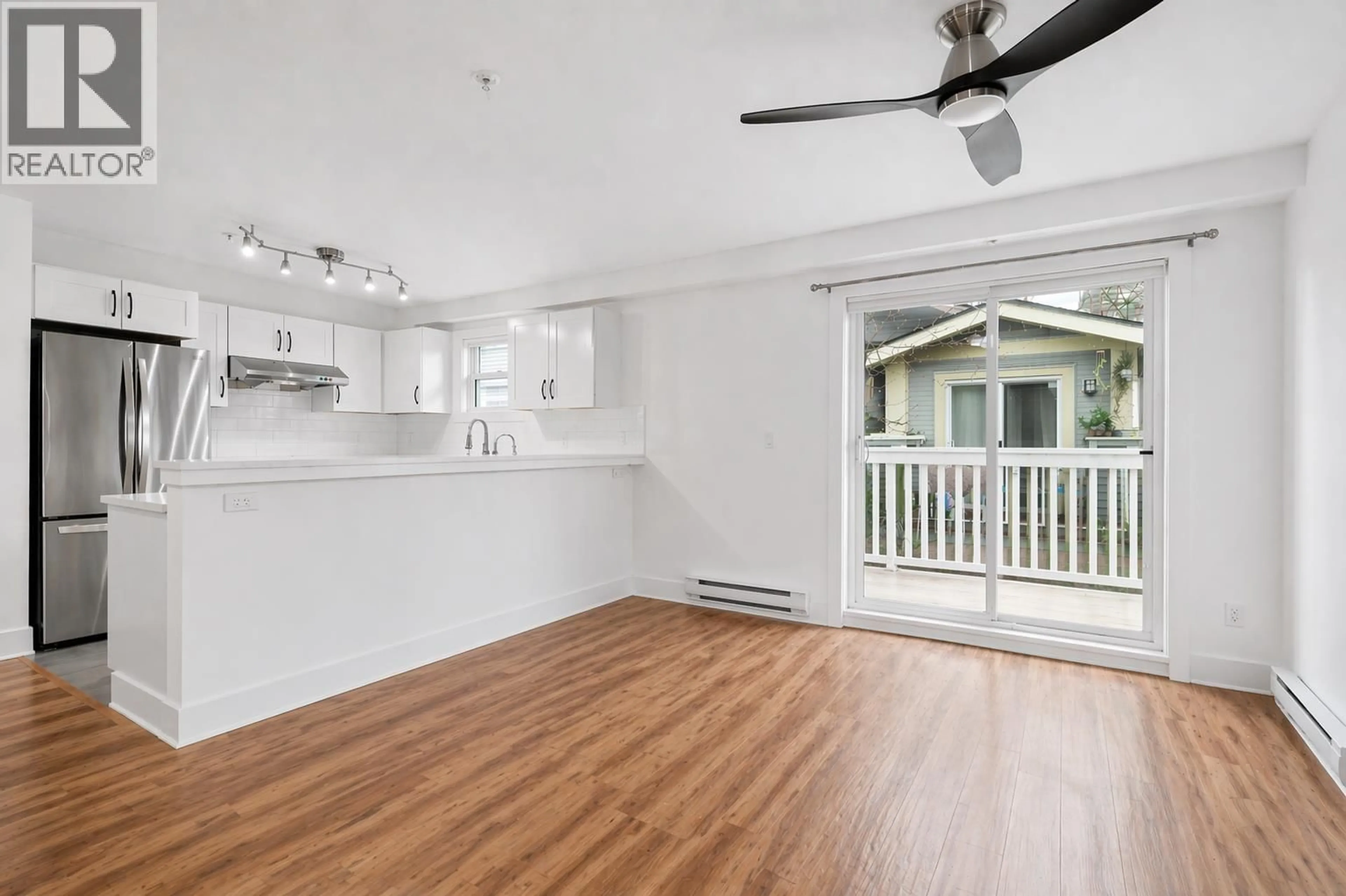 A pic of a room for 30 - 7428 SOUTHWYNDE AVENUE, Burnaby British Columbia V3N0A1