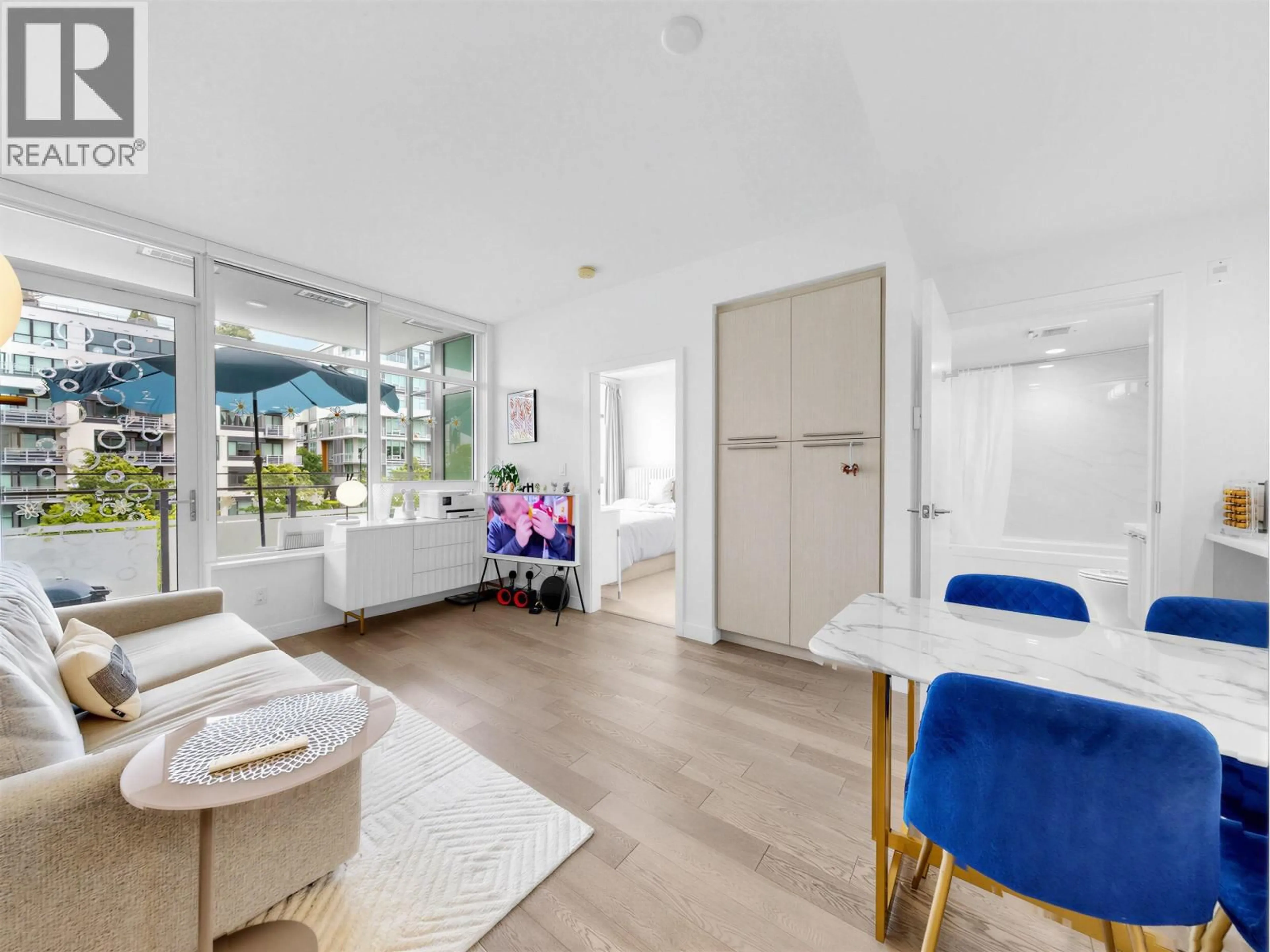 Indoor entryway for 304 - 4963 CAMBIE STREET, Vancouver British Columbia V5Z0H5