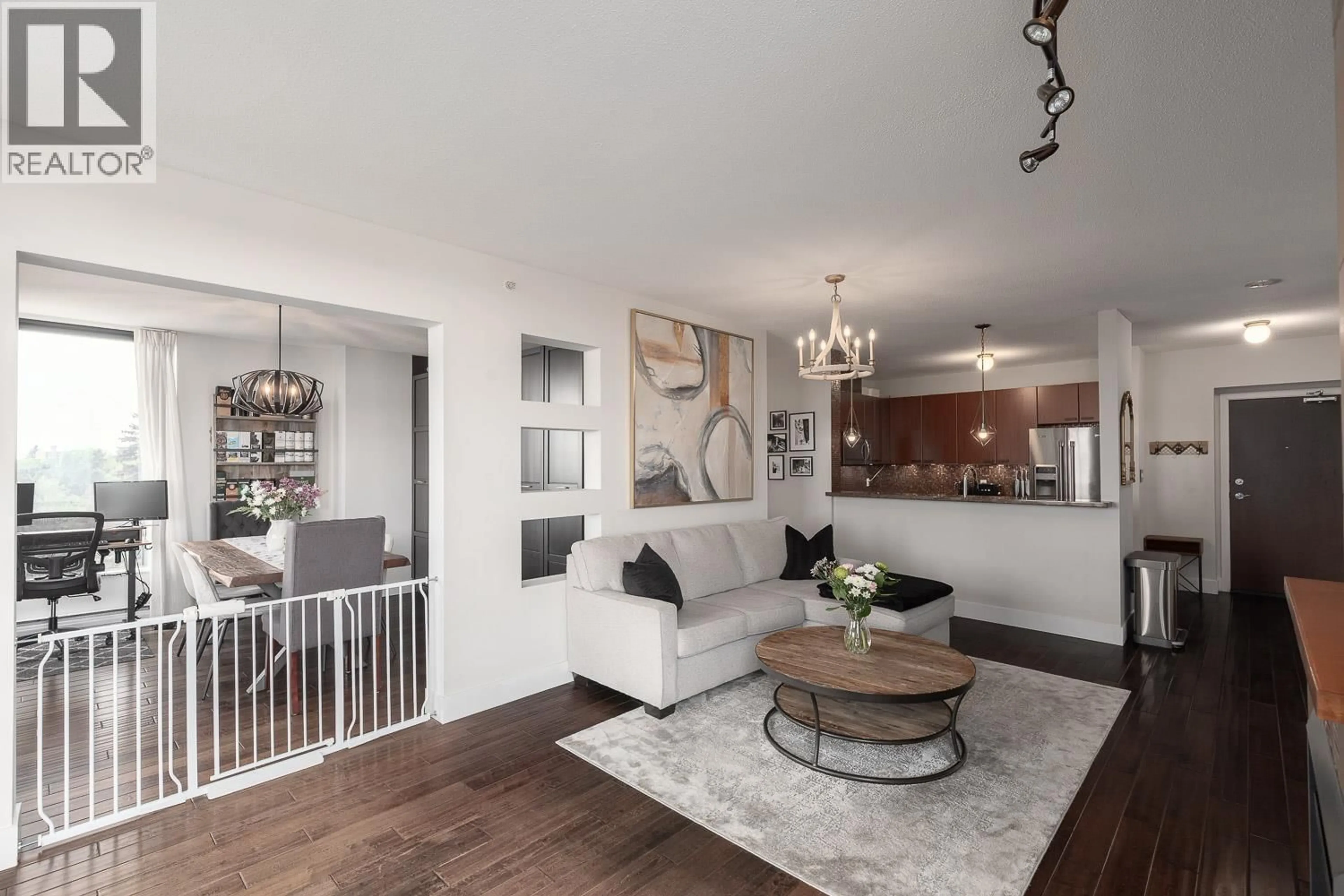Living room with furniture, wood/laminate floor for 1603 - 11 ROYAL AVENUE, New Westminster British Columbia V3L0A8