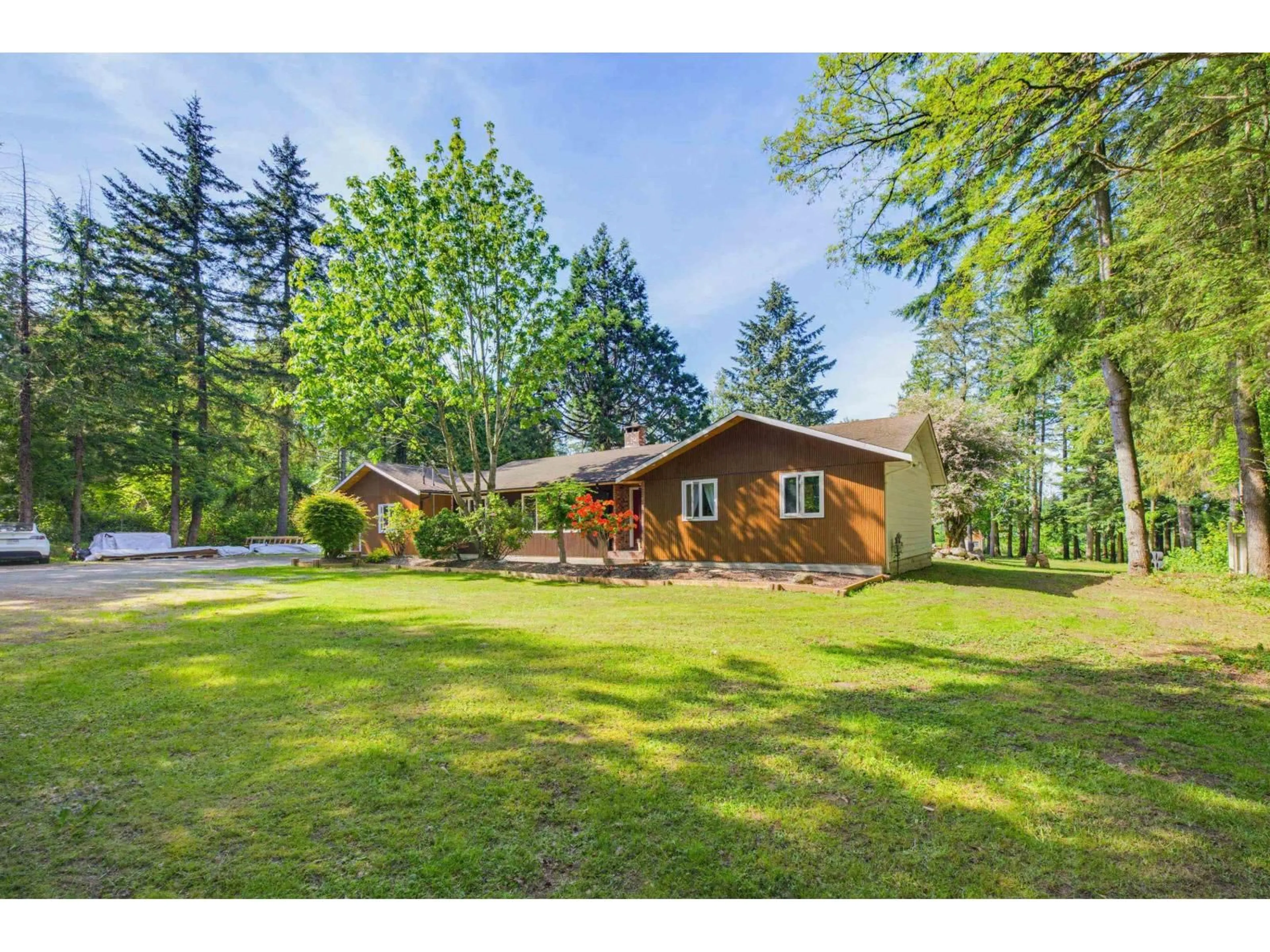 A pic from outside/outdoor area/front of a property/back of a property/a pic from drone, unknown for 17495 24 AVENUE, Surrey British Columbia V3Z0A3