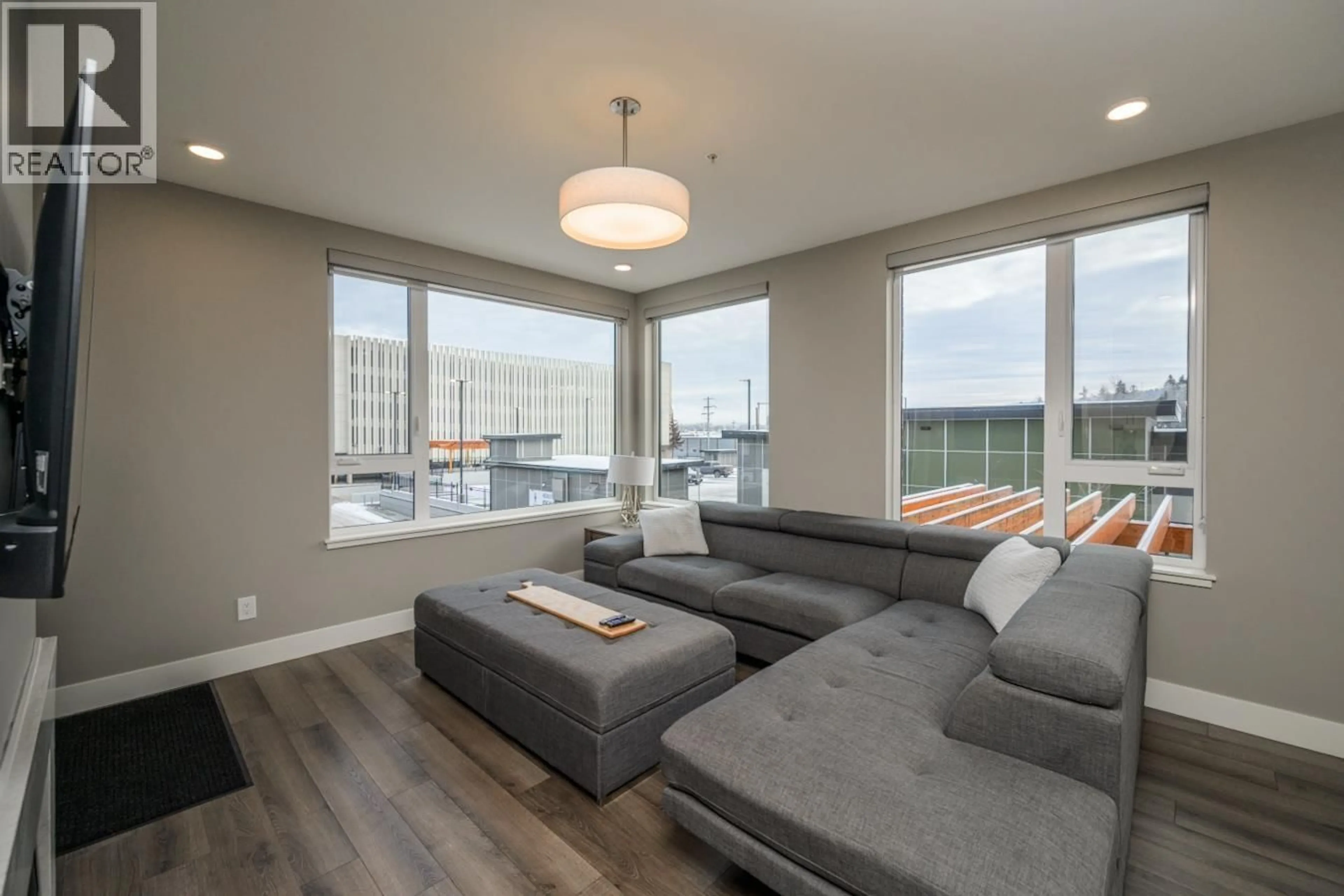 Living room with furniture, unknown for 201 - 1087 6TH AVENUE, Prince George British Columbia V2L0E5