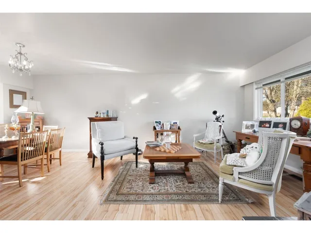 13890 BLACKBURN AVENUE, White Rock 5
