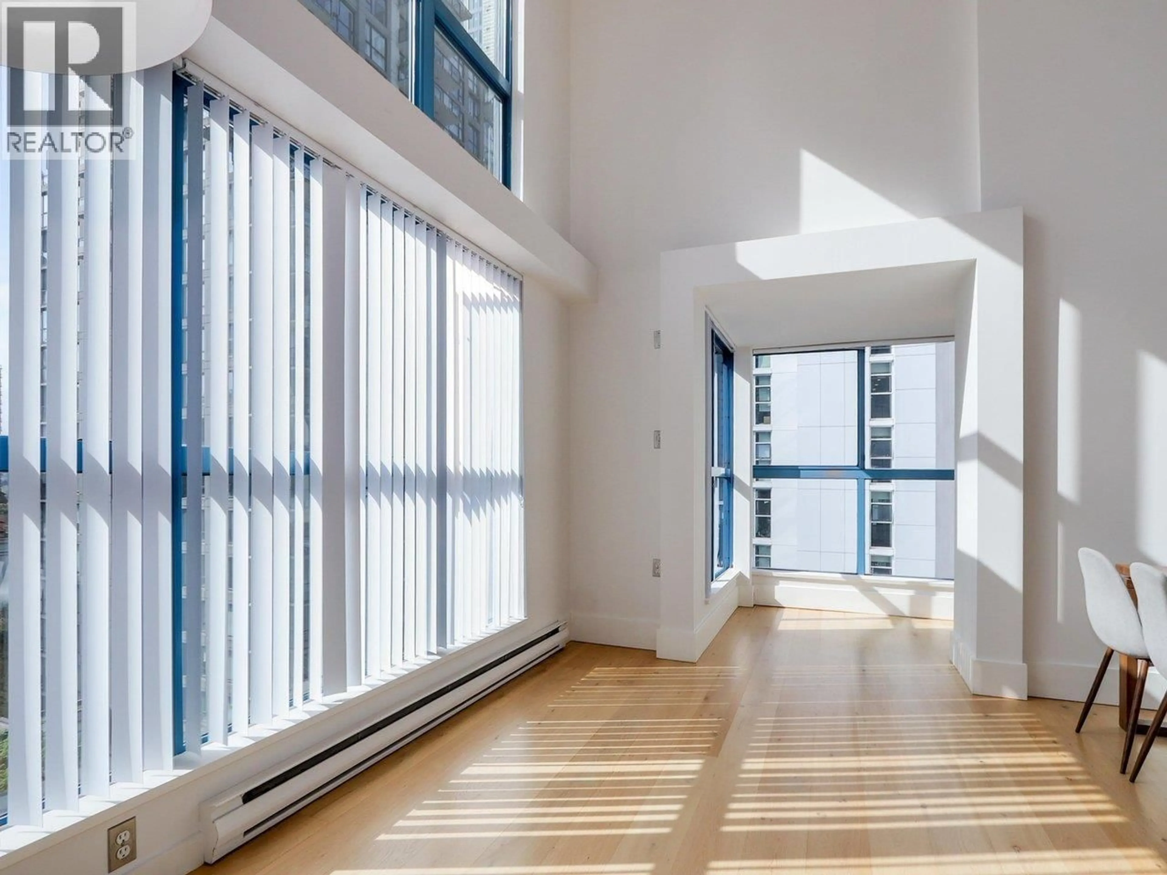 Indoor foyer for 511 - 1238 SEYMOUR STREET, Vancouver British Columbia V6B3N9
