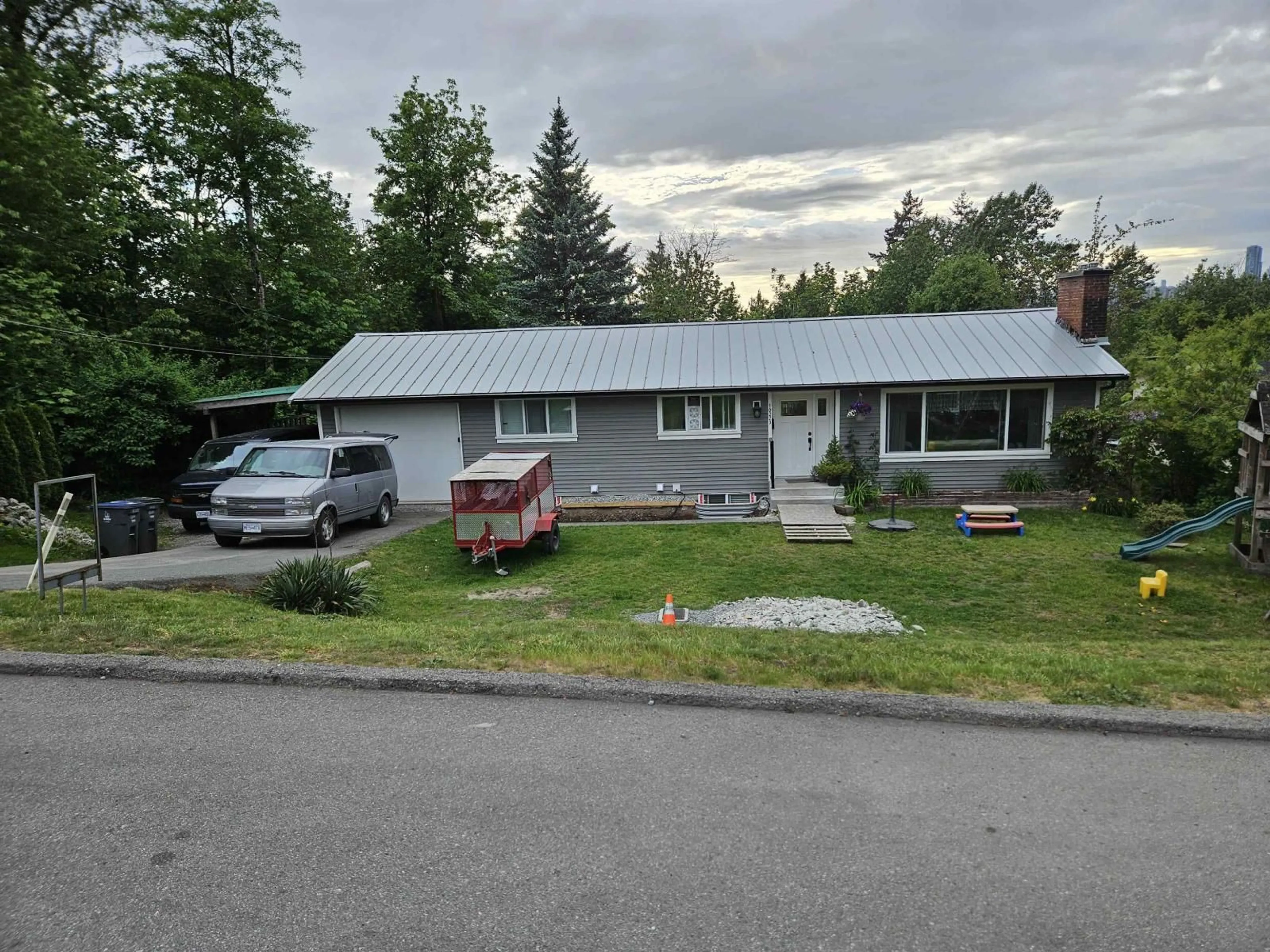 A pic from outside/outdoor area/front of a property/back of a property/a pic from drone, street for 10223 124 STREET, Surrey British Columbia V3V4T4