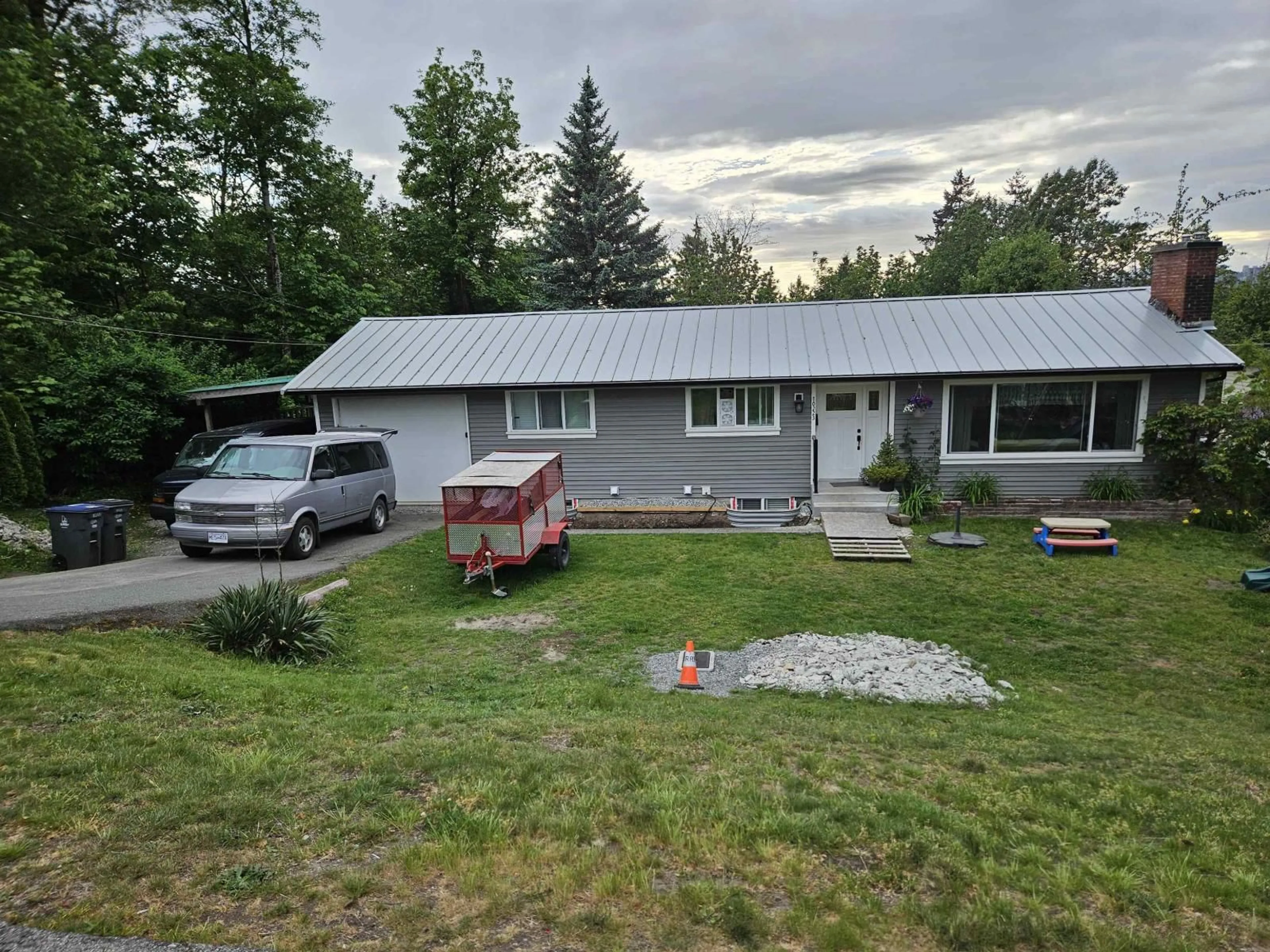 A pic from outside/outdoor area/front of a property/back of a property/a pic from drone, mountain view for 10223 124 STREET, Surrey British Columbia V3V4T4