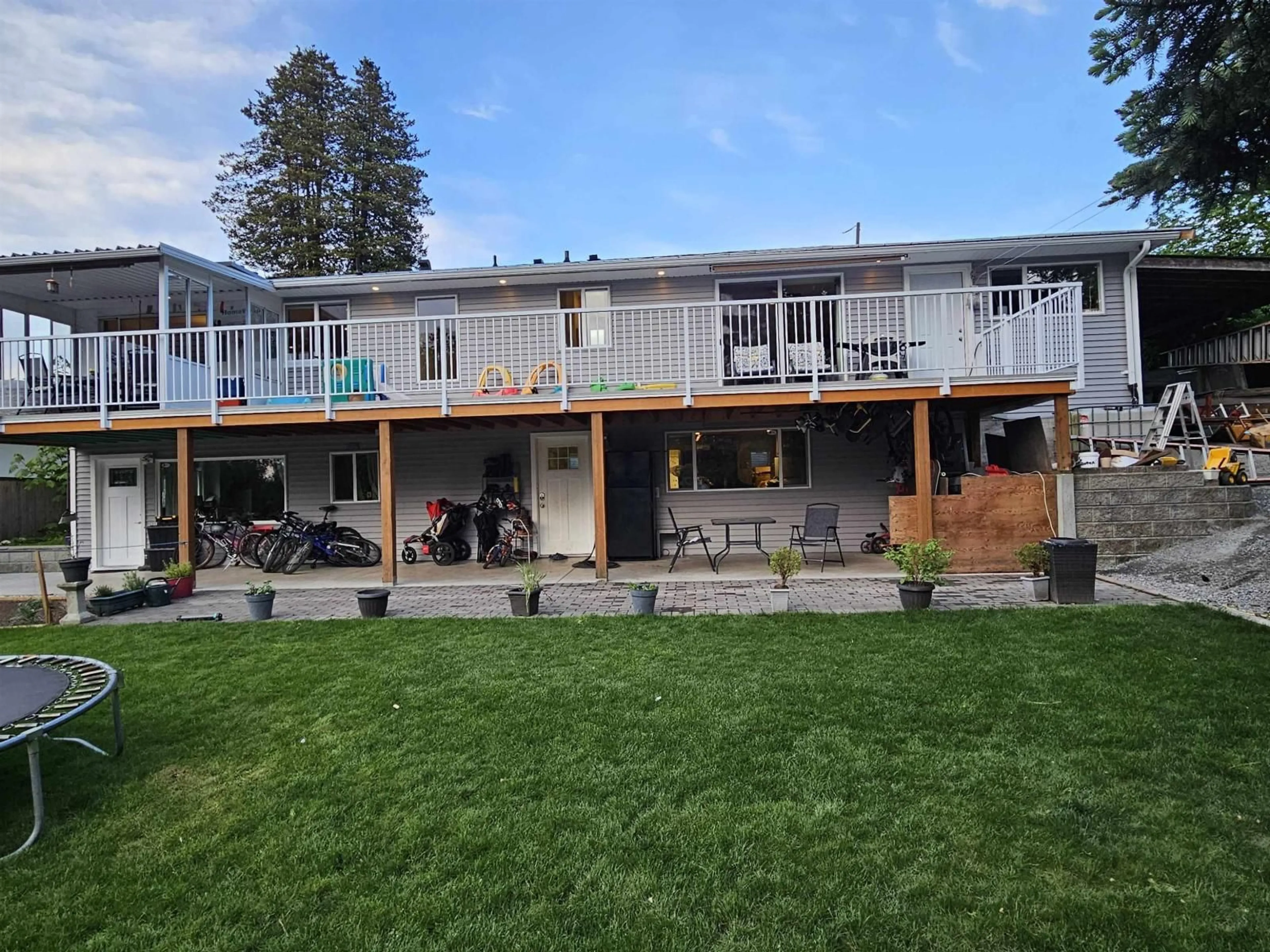 A pic from outside/outdoor area/front of a property/back of a property/a pic from drone, mountain view for 10223 124 STREET, Surrey British Columbia V3V4T4