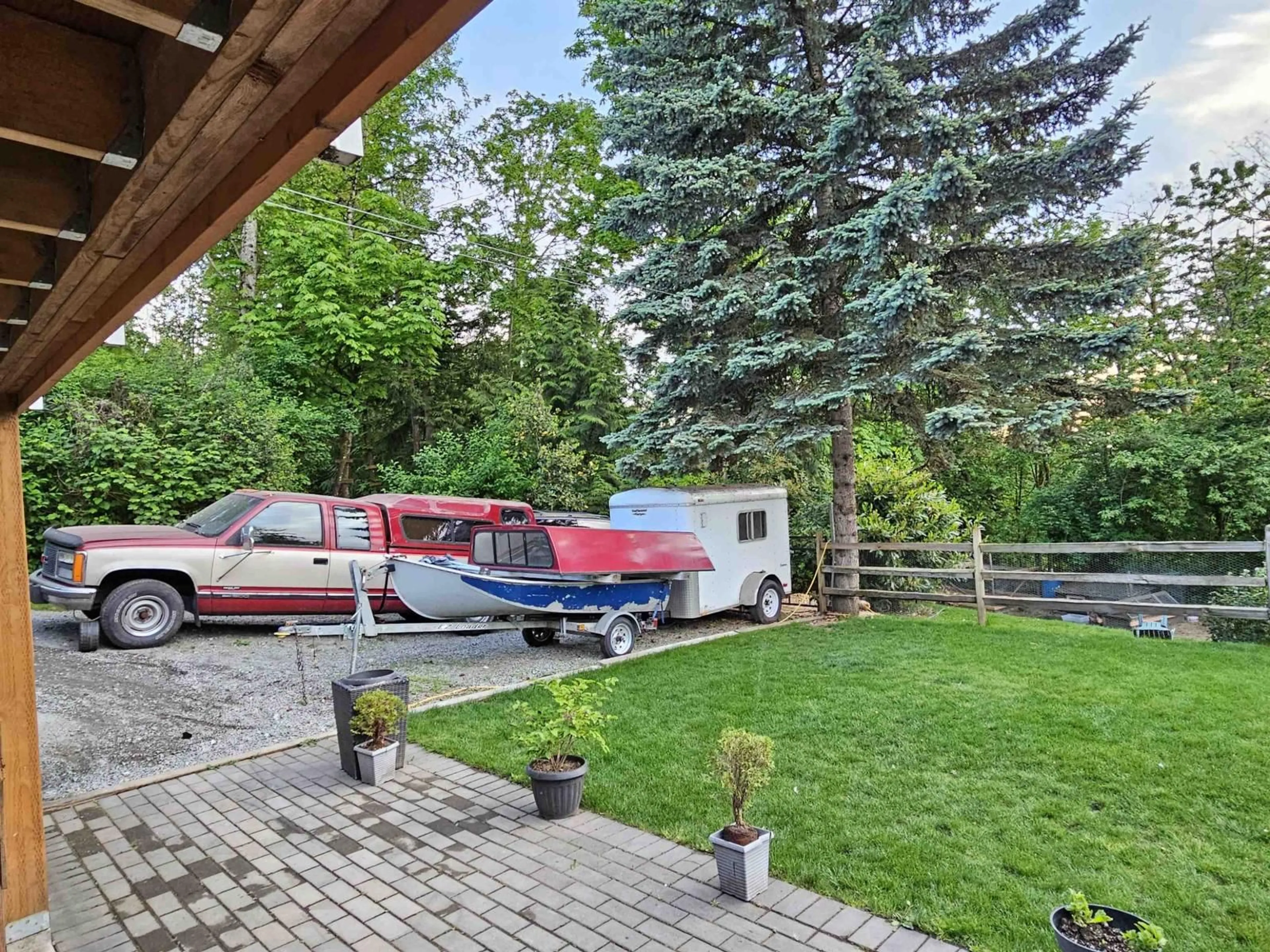 Patio, unknown for 10223 124 STREET, Surrey British Columbia V3V4T4