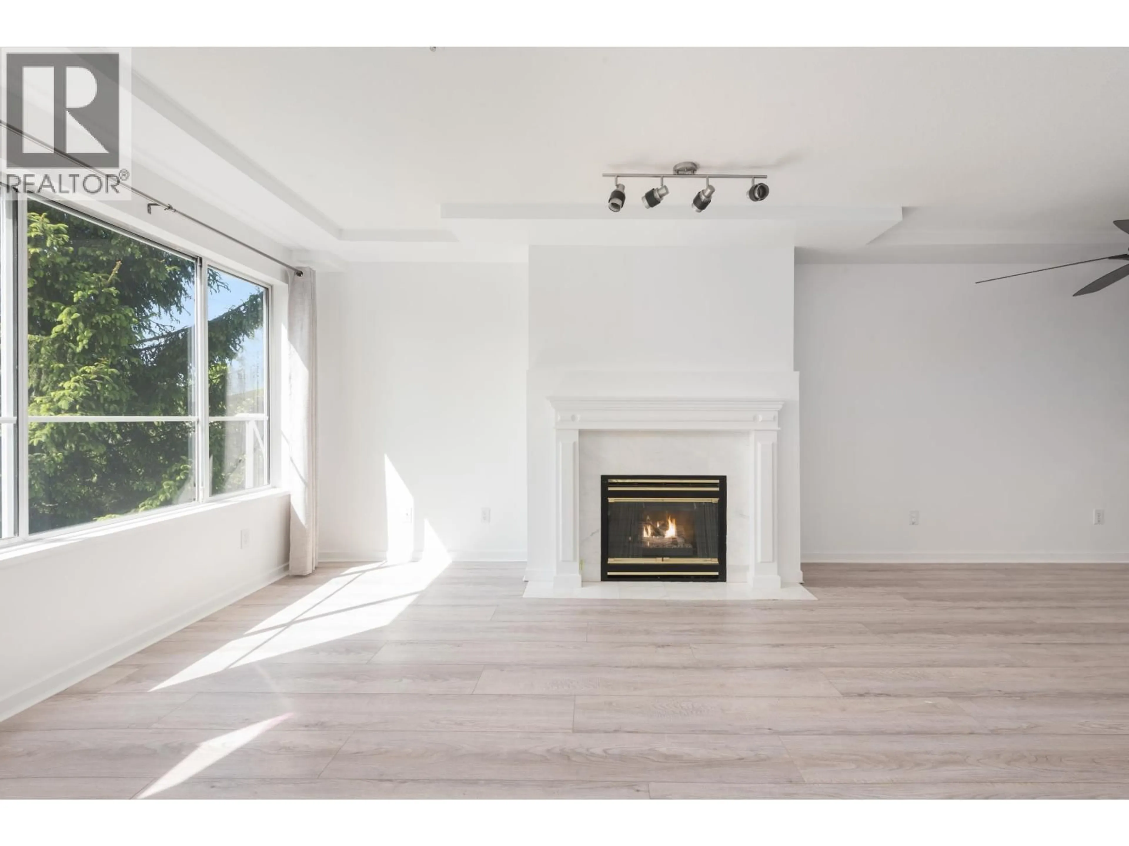 A pic of a room for 304 - 6475 CHESTER STREET, Vancouver British Columbia V5W4B7
