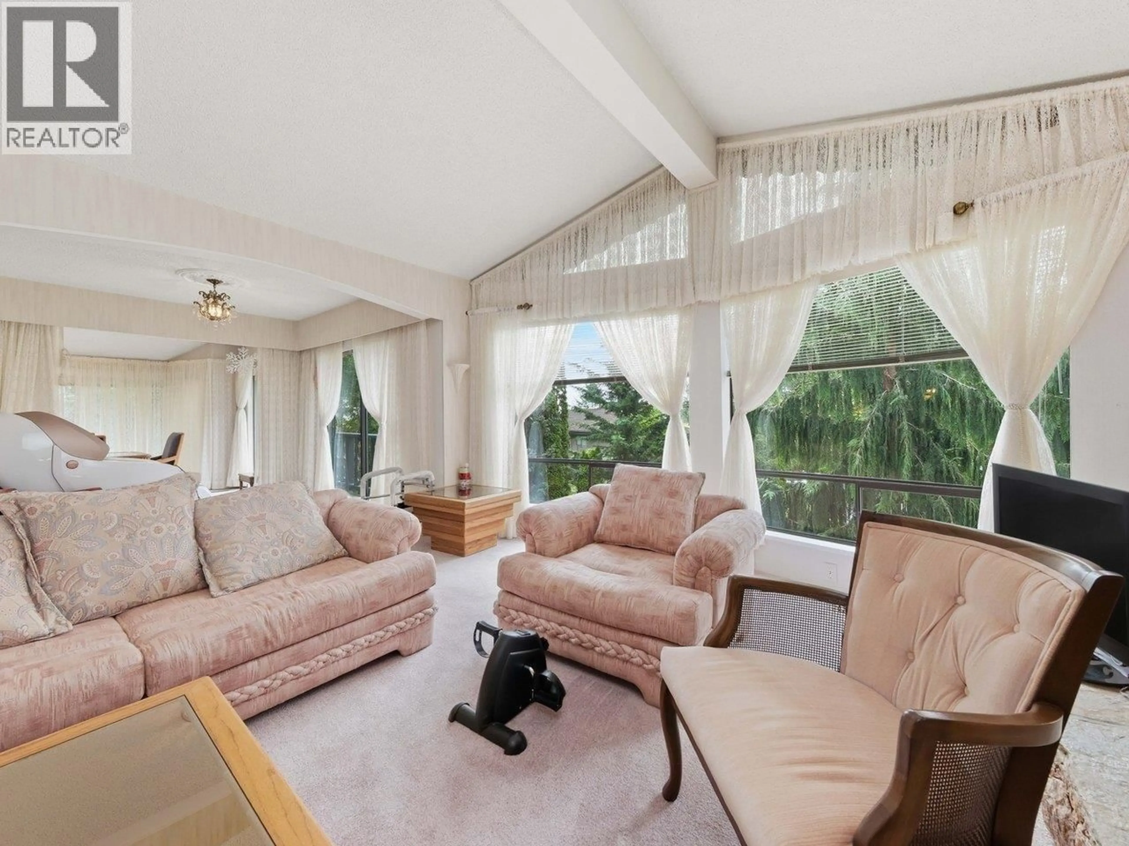 Living room with furniture, unknown for 4786 ARMOUR COURT, North Vancouver British Columbia V7K2W6