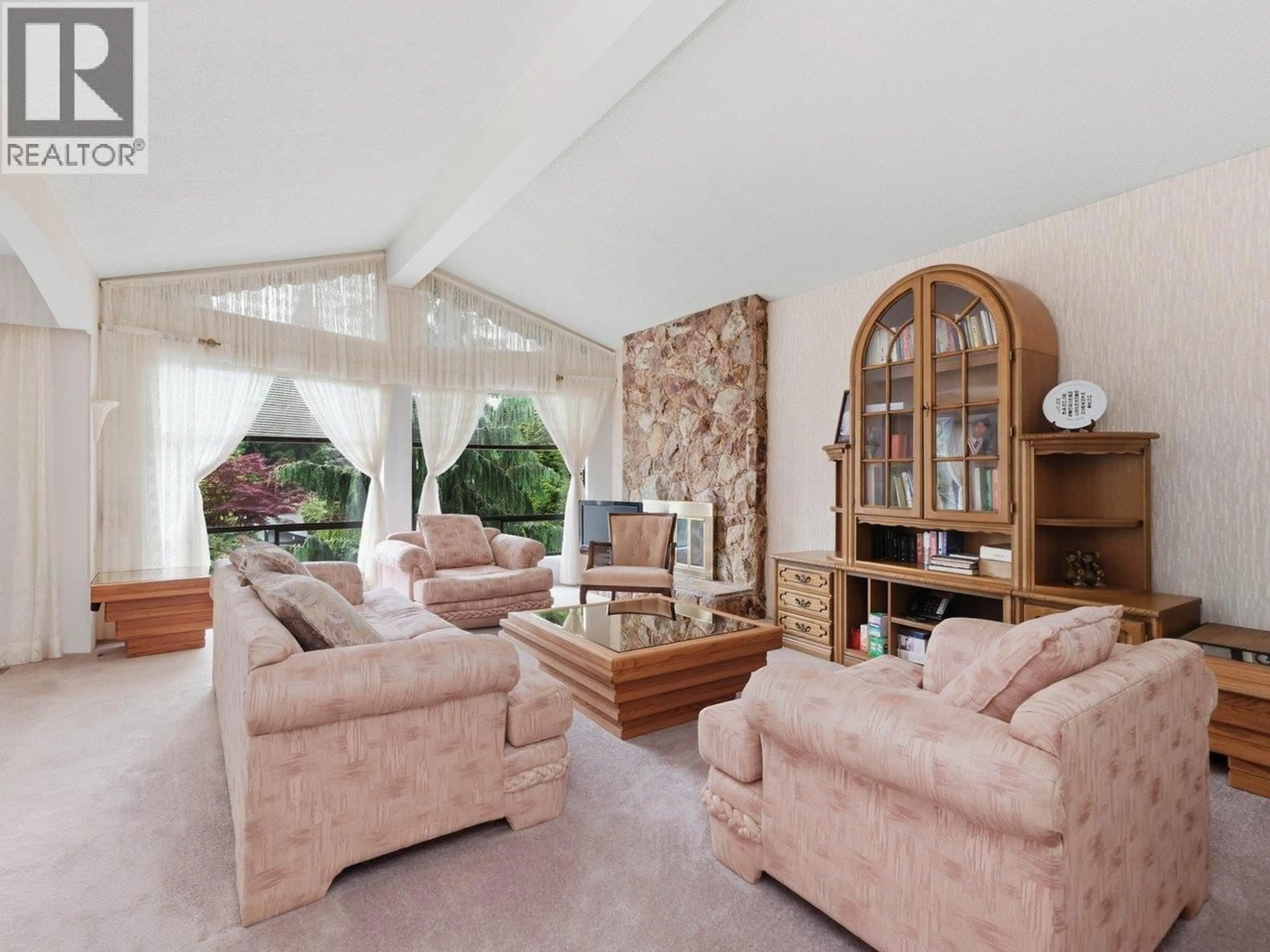 Living room with furniture, unknown for 4786 ARMOUR COURT, North Vancouver British Columbia V7K2W6