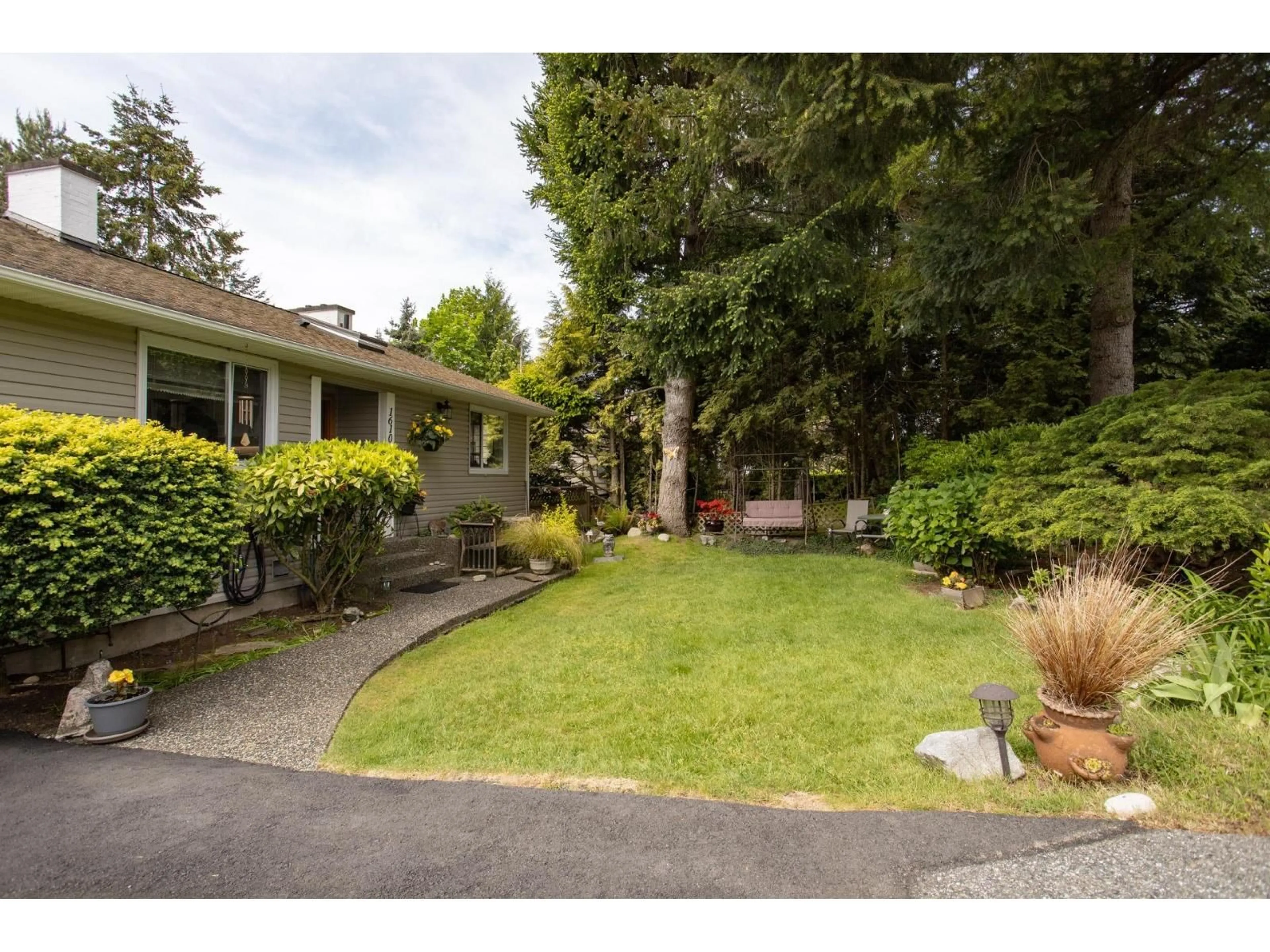 A pic from outside/outdoor area/front of a property/back of a property/a pic from drone, street for 16104 9 AVENUE, Surrey British Columbia V4A1A6
