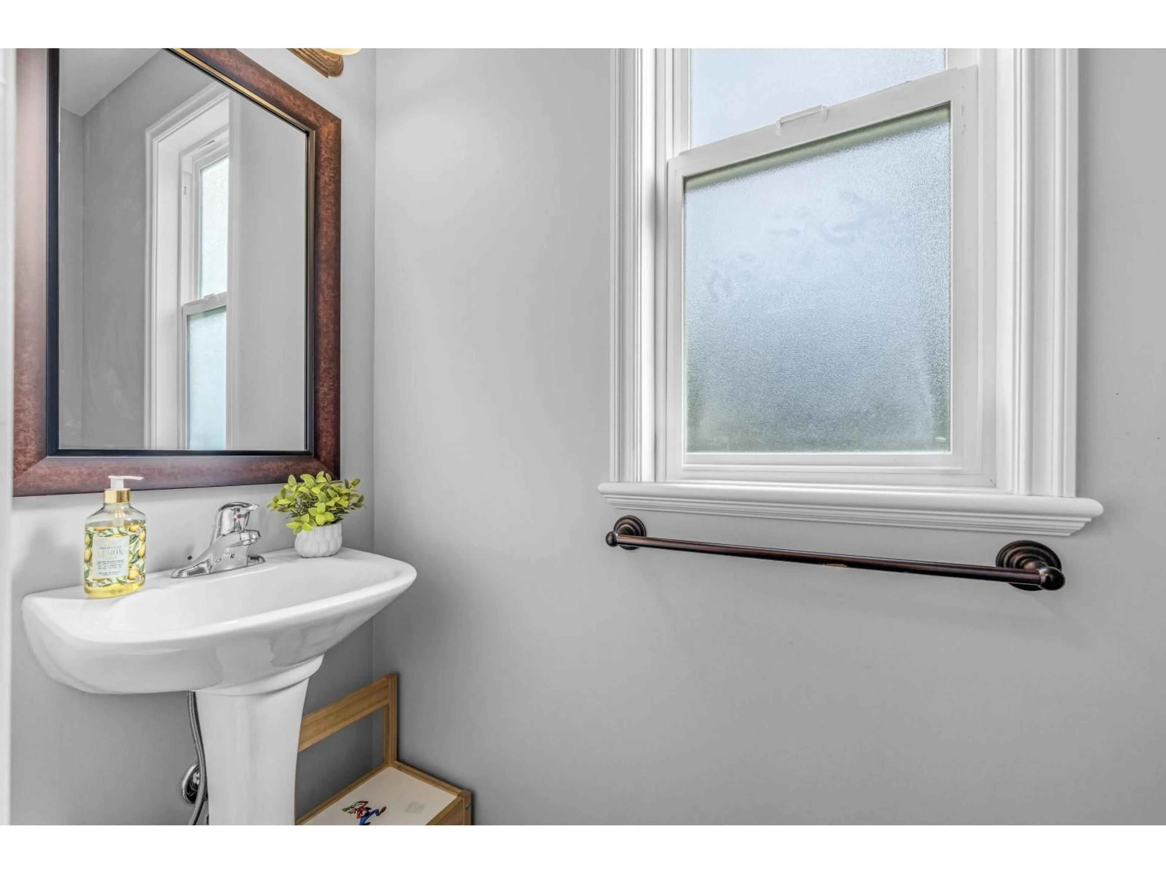 Standard bathroom, ceramic/tile floor for 12 - 46808 HUDSON ROAD, Chilliwack British Columbia V2R0L4