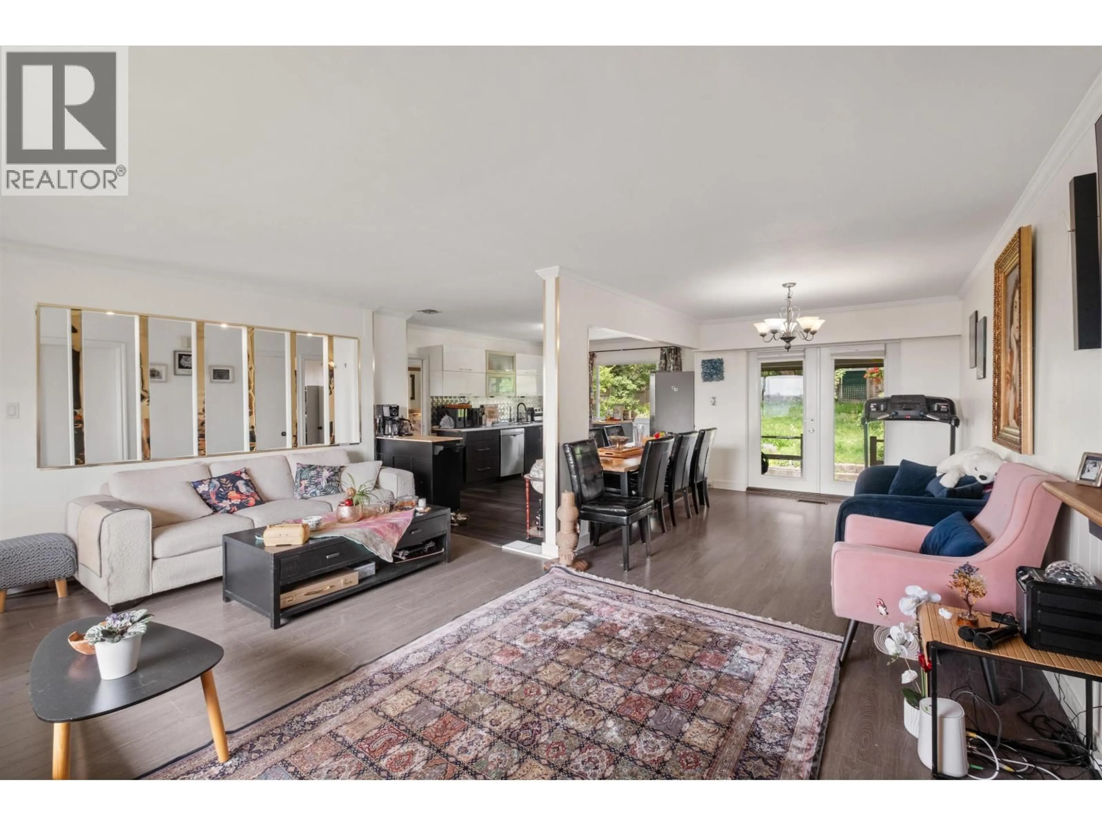 Living room with furniture, unknown for 962 WHITCHURCH STREET, North Vancouver British Columbia V7L2A6