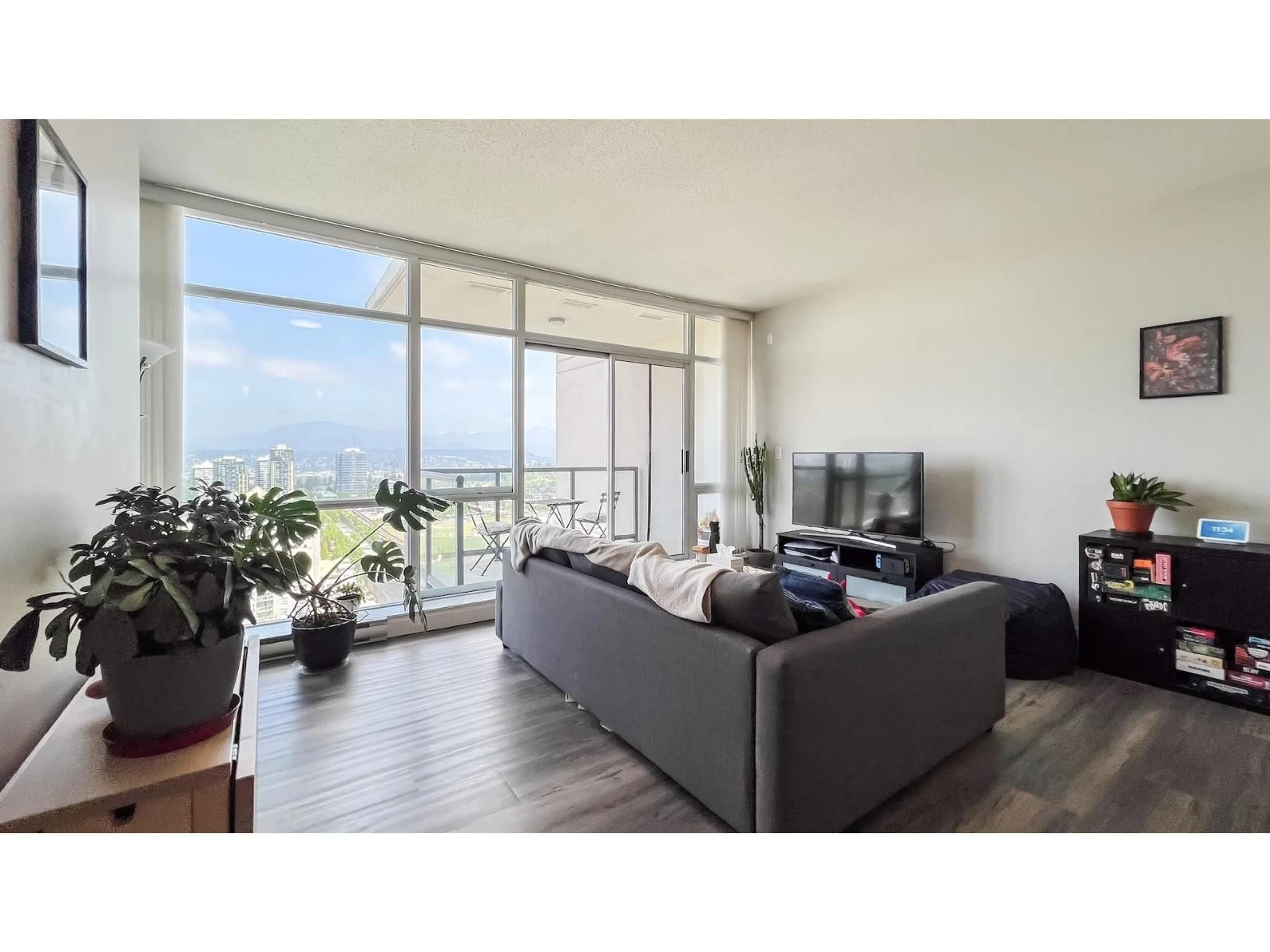 Living room with furniture, unknown for 2008 - 13399 104 AVENUE, Surrey British Columbia V3T0C9