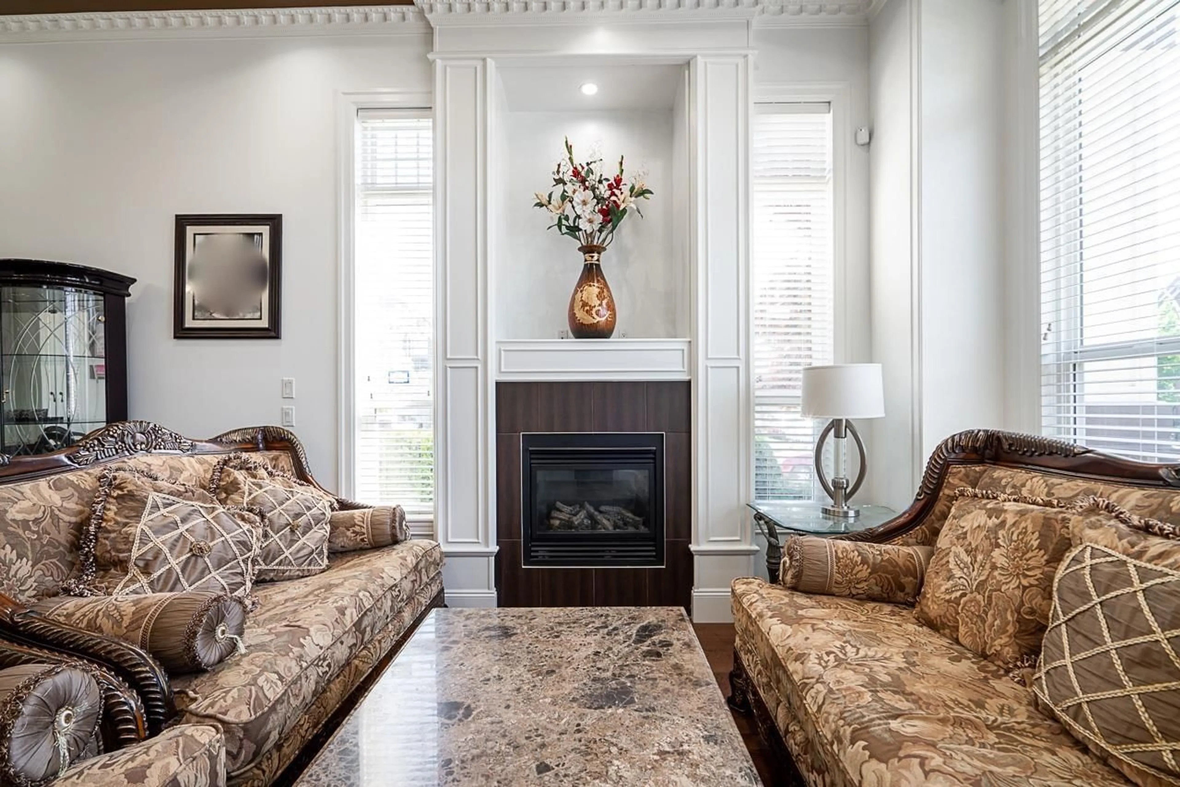 Living room with furniture, unknown for 6638 125A STREET, Surrey British Columbia V3W1V6