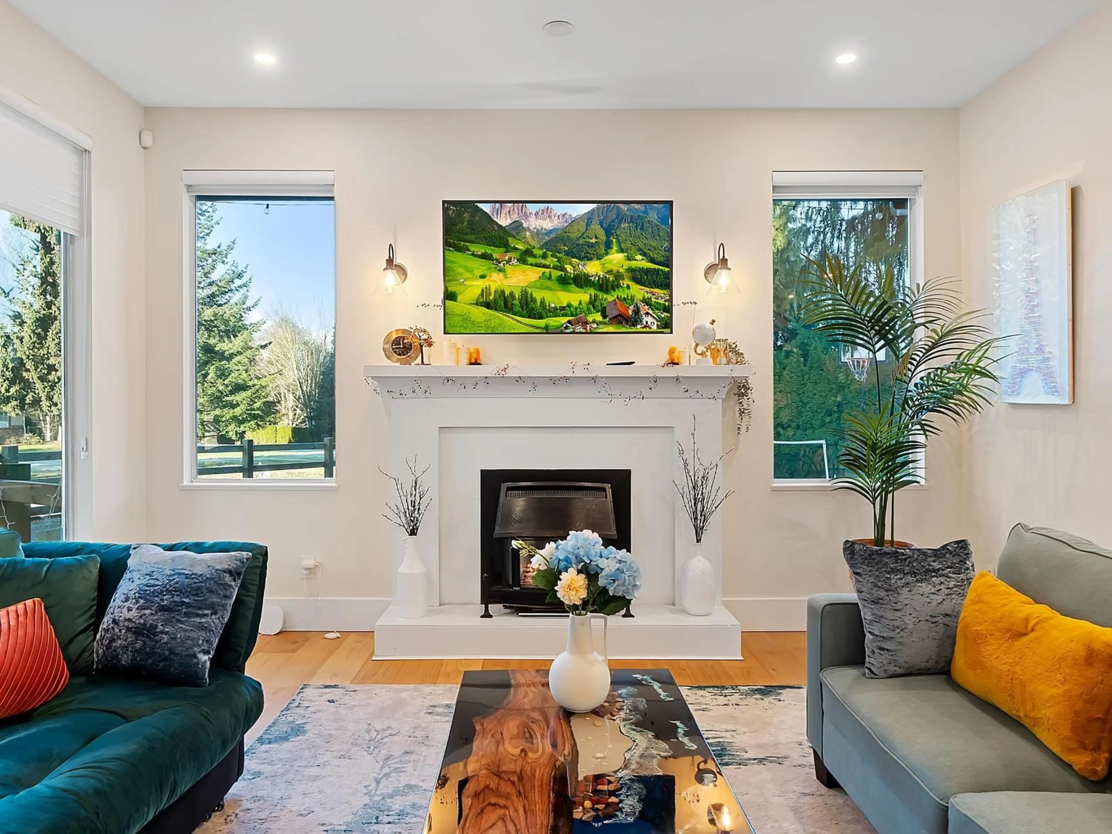 Living room with furniture, unknown for 8042 197 STREET, Langley British Columbia V2Y1Y4