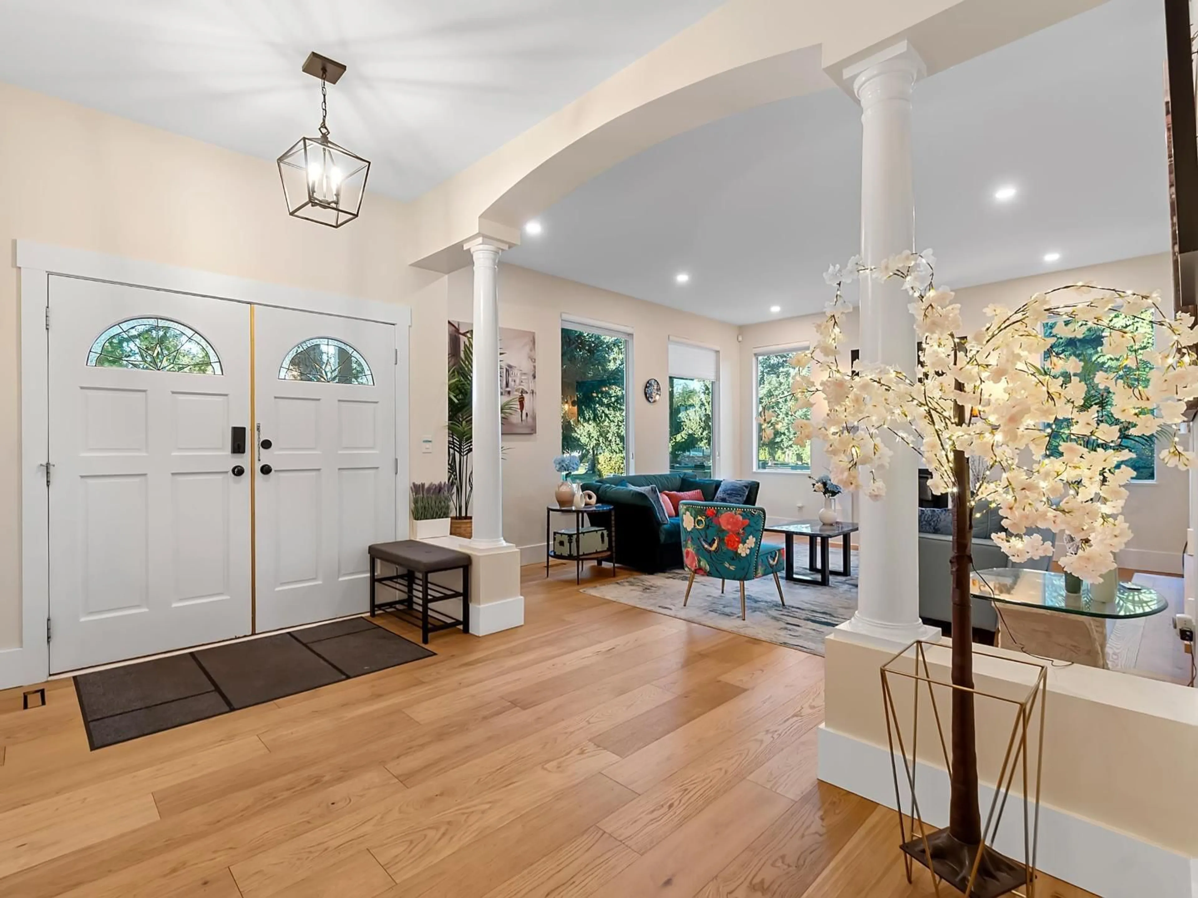 Indoor entryway for 8042 197 STREET, Langley British Columbia V2Y1Y4