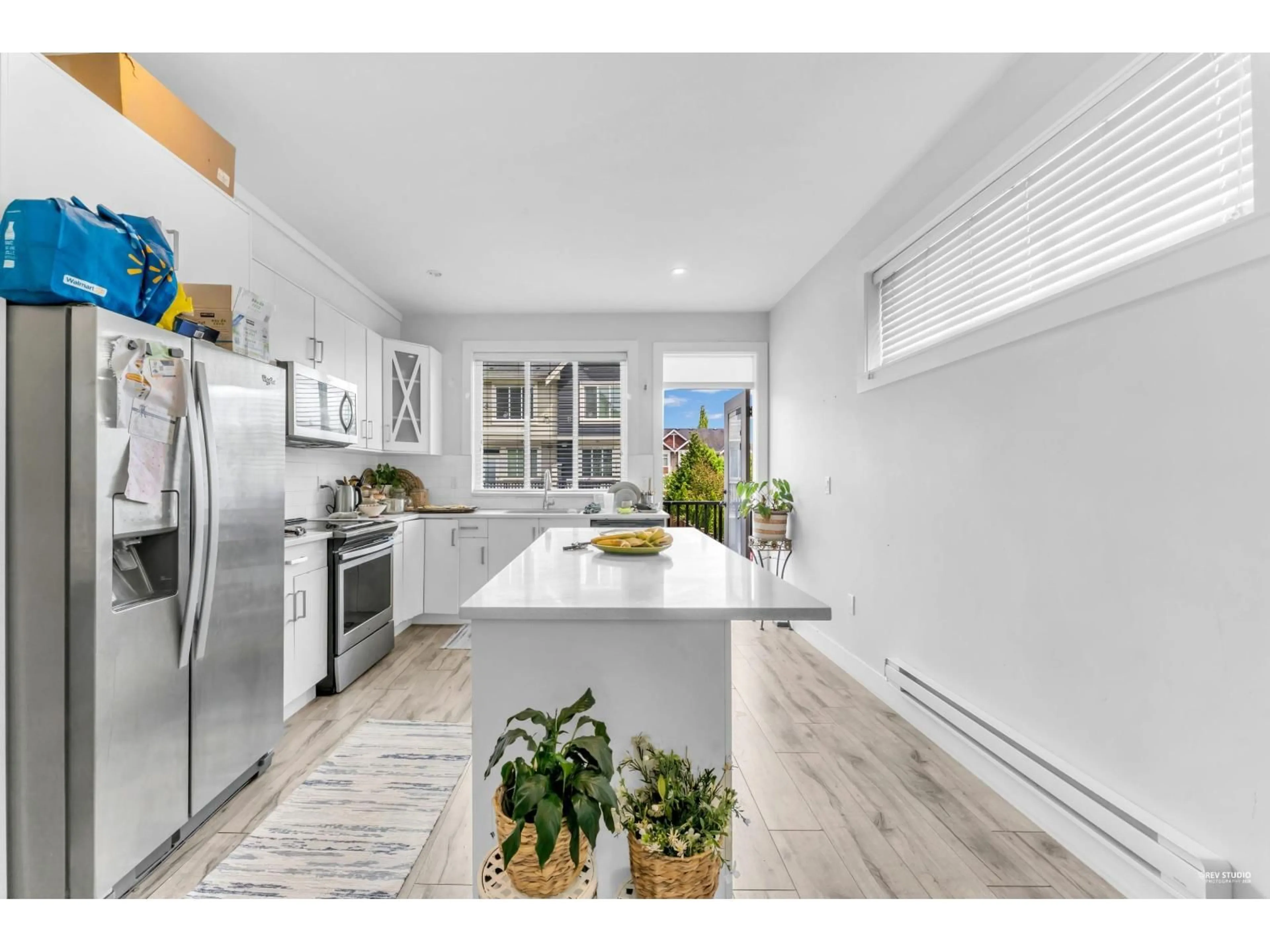 Open concept kitchen, ceramic/tile floor for 11 - 8699 158 STREET, Surrey British Columbia V4N1G9
