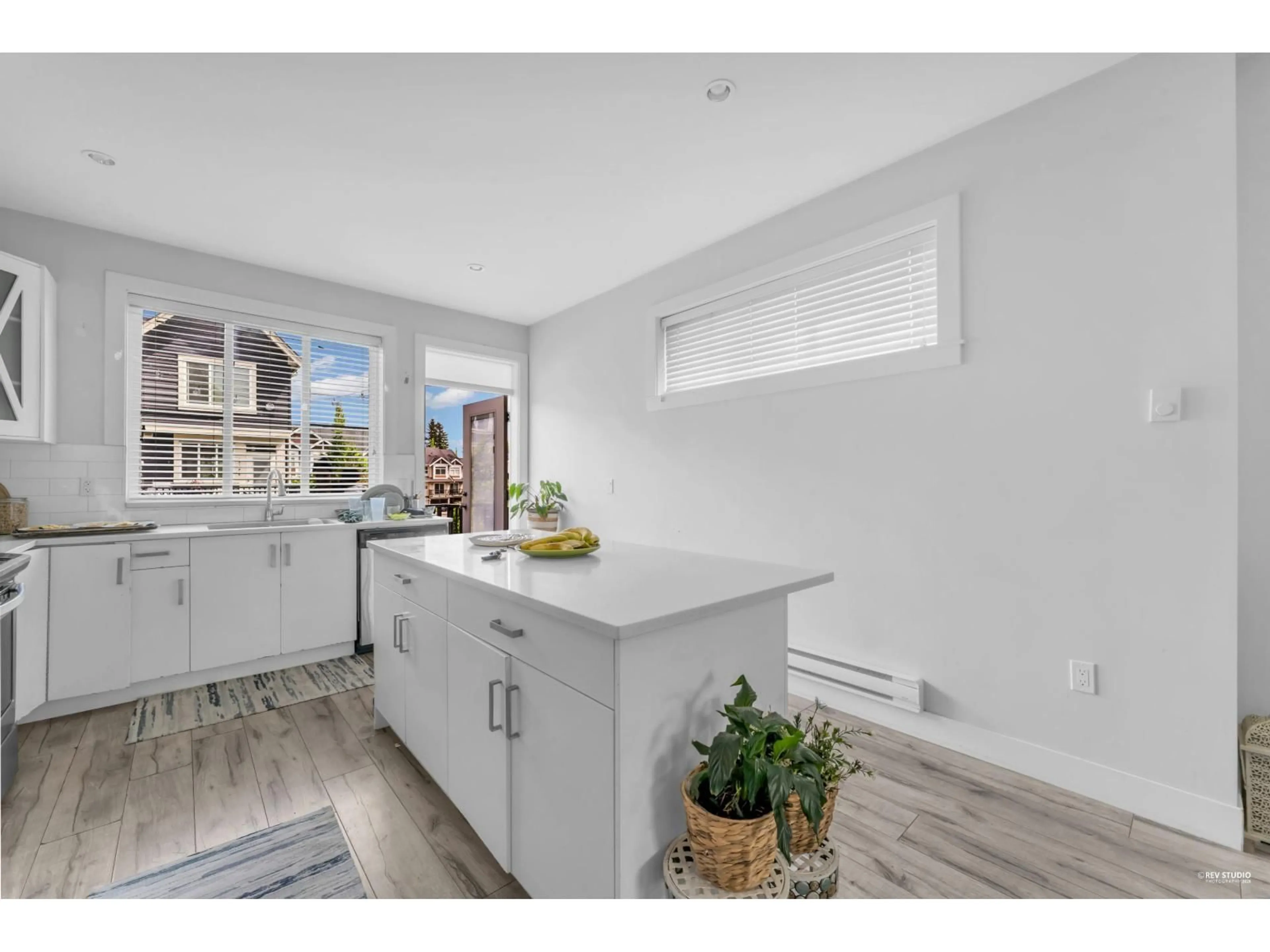 Open concept kitchen, wood/laminate floor for 11 - 8699 158 STREET, Surrey British Columbia V4N1G9