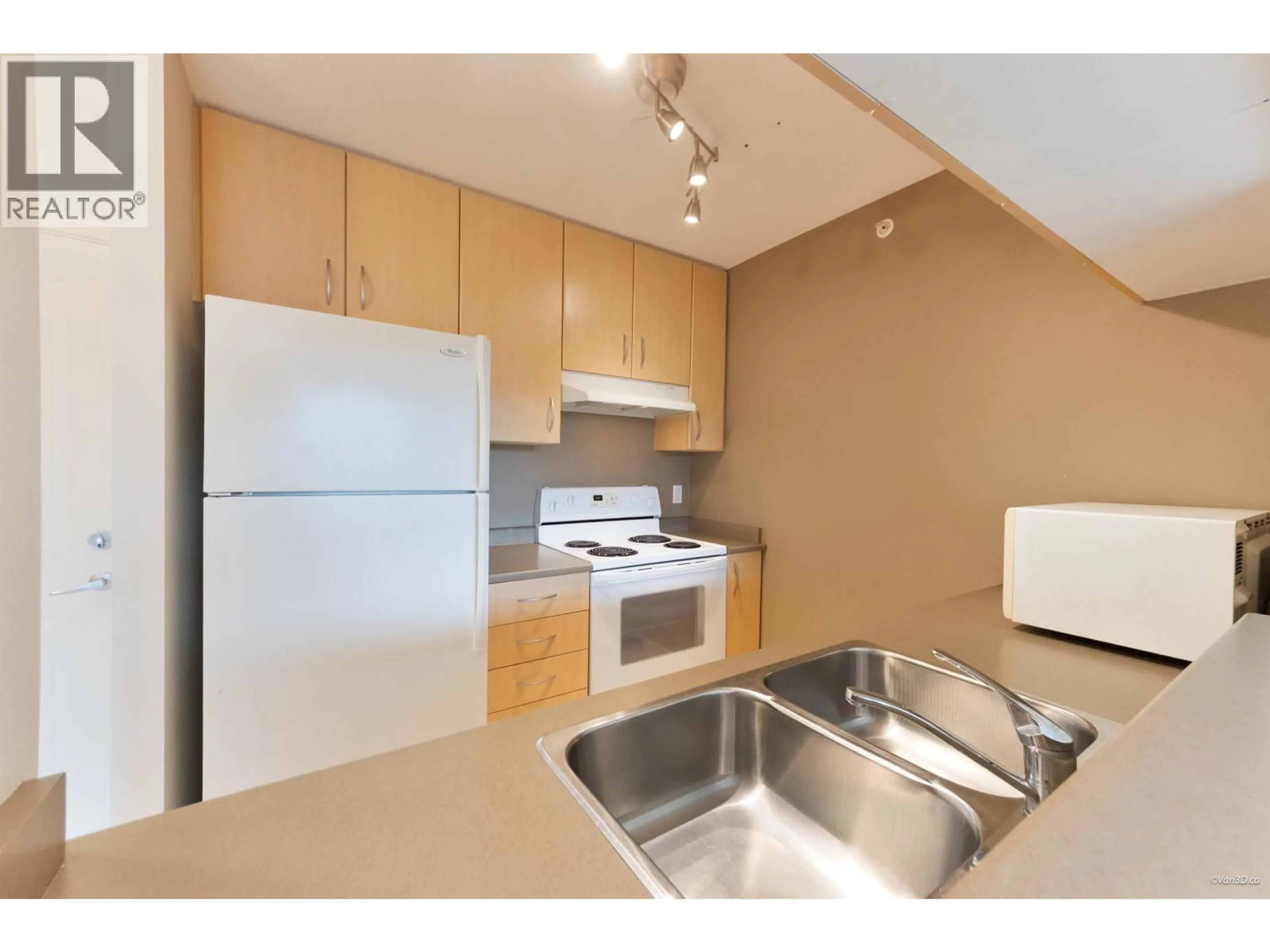 Standard kitchen, unknown for 312 - 3663 CROWLEY DRIVE, Vancouver British Columbia V5R6H4
