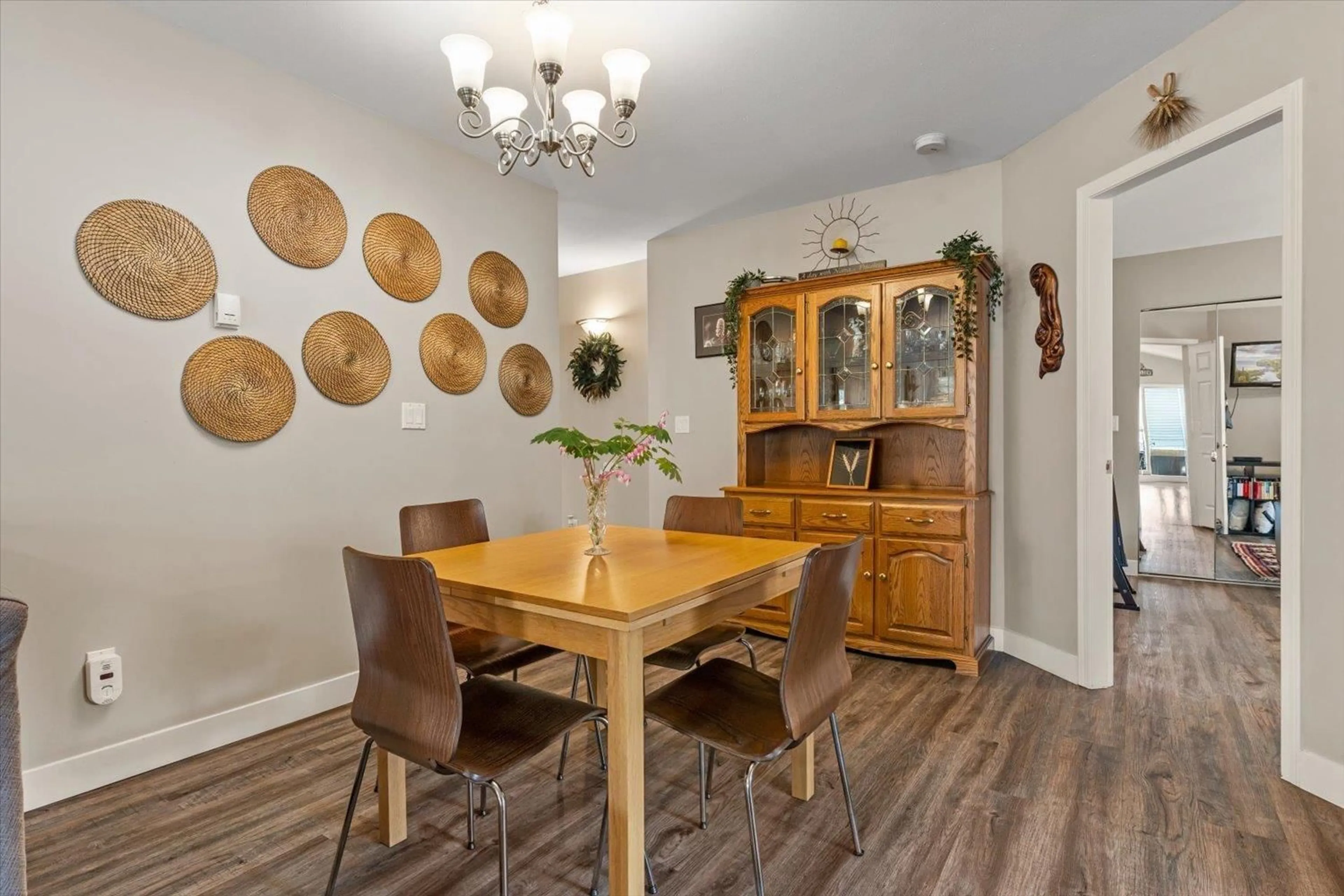Dining room, wood/laminate floor for 217 - 6875 121 STREET, Surrey British Columbia V3W1C2