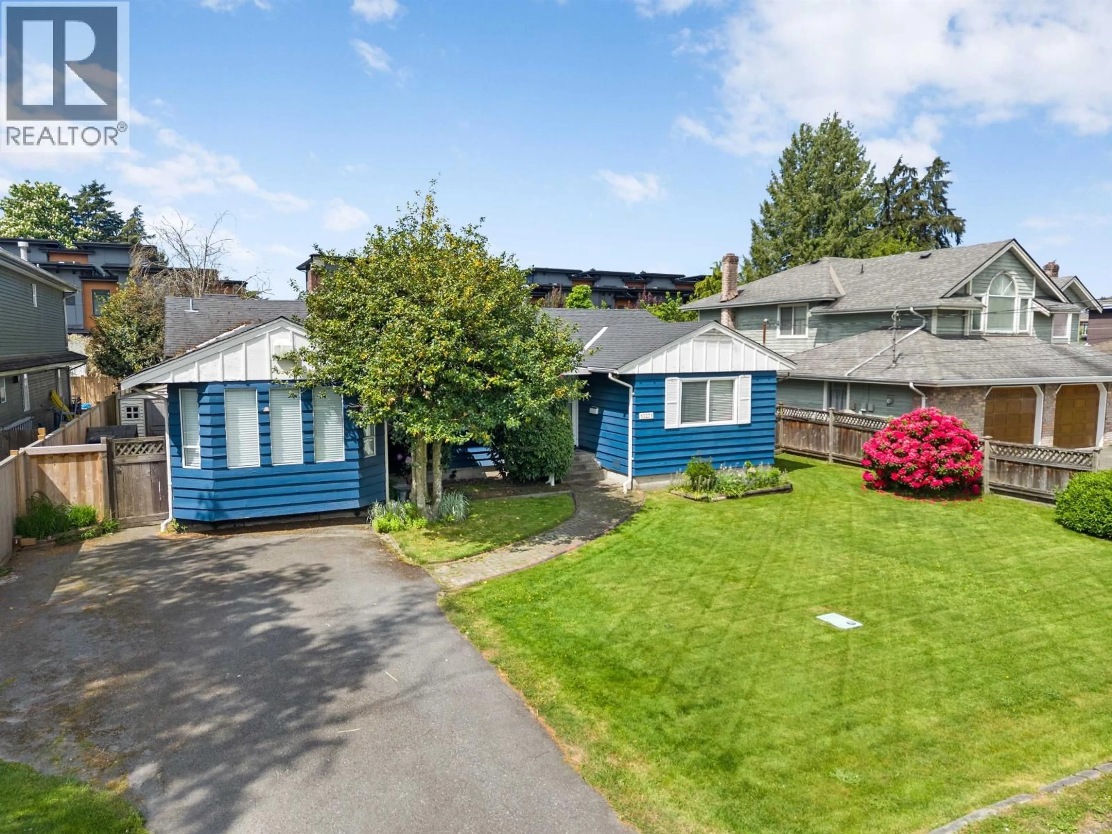 A pic from outside/outdoor area/front of a property/back of a property/a pic from drone, street for 10271 DENNIS CRESCENT, Richmond British Columbia V7A3R9