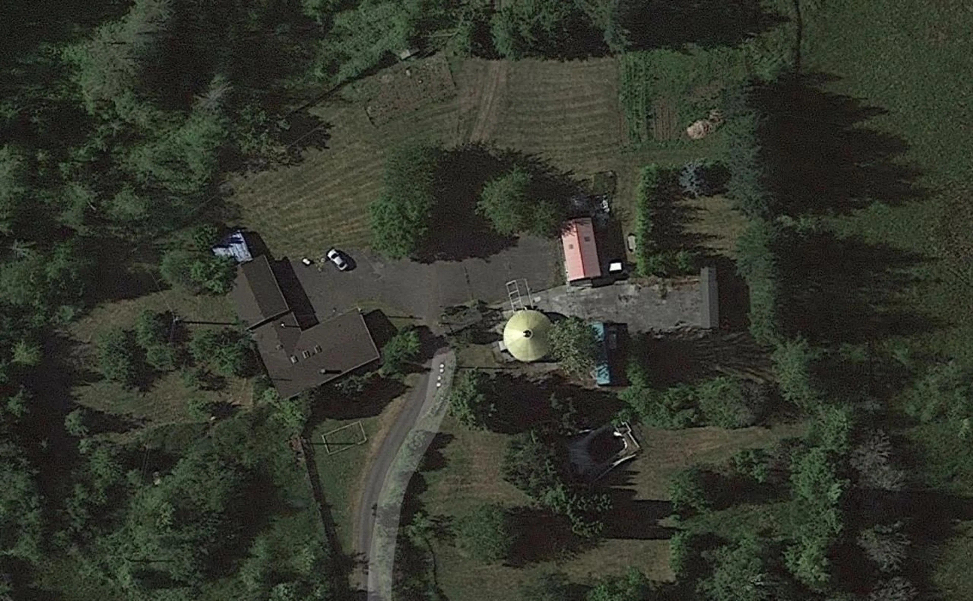 A pic from outside/outdoor area/front of a property/back of a property/a pic from drone, street for 1615 ROBINSON ROAD, Columbia Valley British Columbia V2R4X7