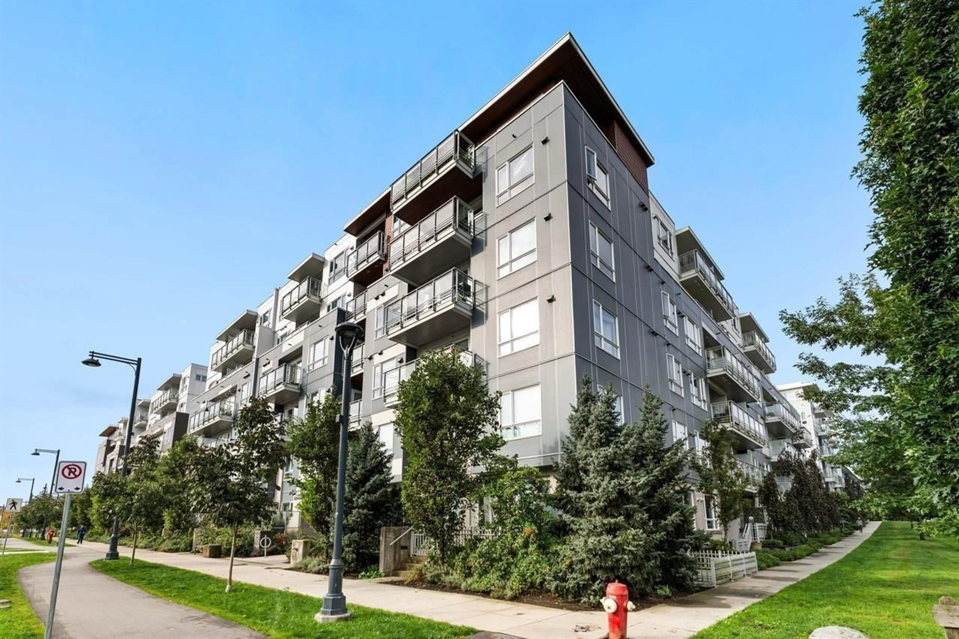 Unknown for 111 - 10603 140 STREET, Surrey British Columbia V3T0M8