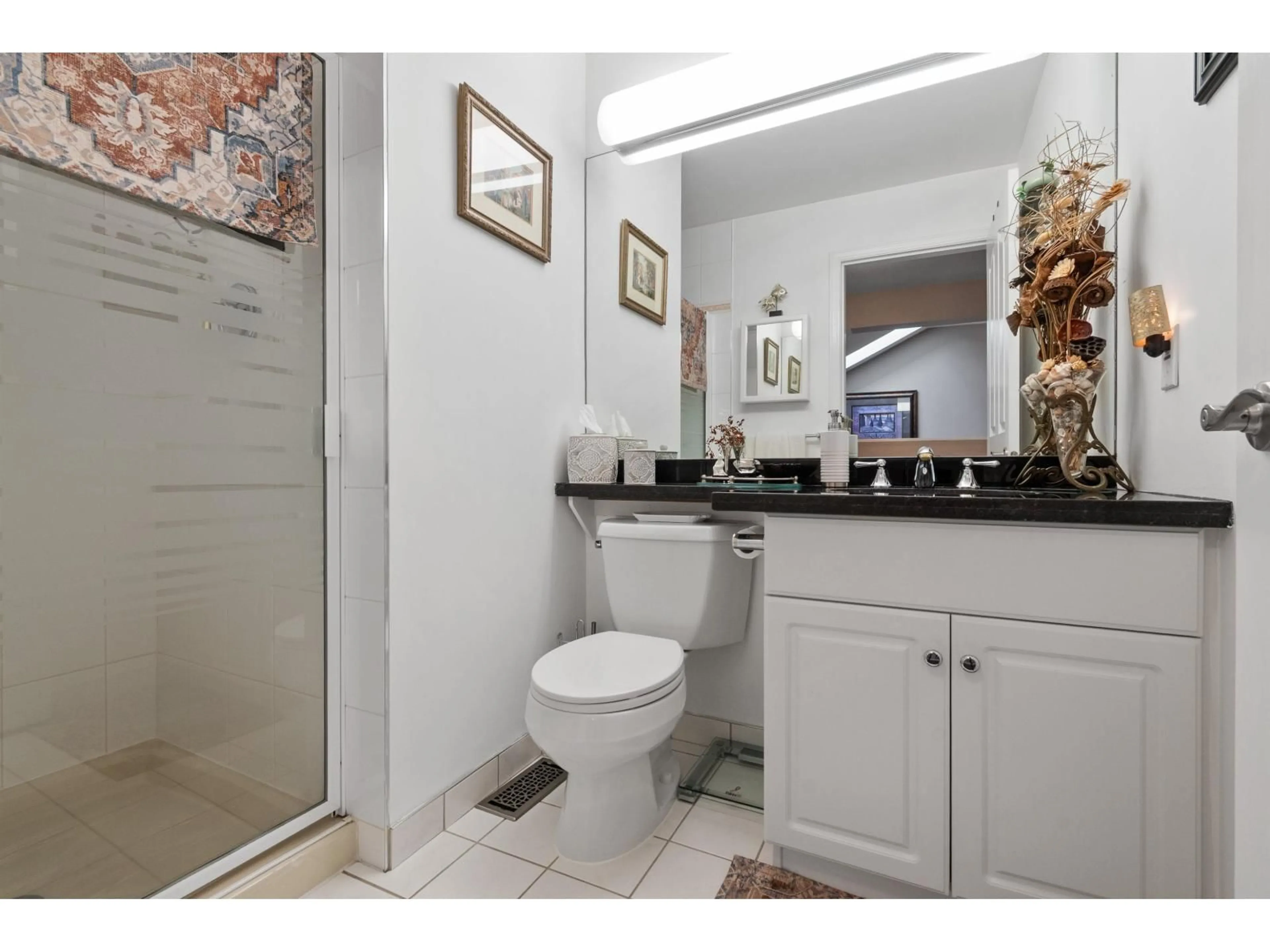 Standard bathroom, ceramic/tile floor for 39 - 730 MCCOMBS DRIVE, Harrison Hot Springs British Columbia V0M1K0
