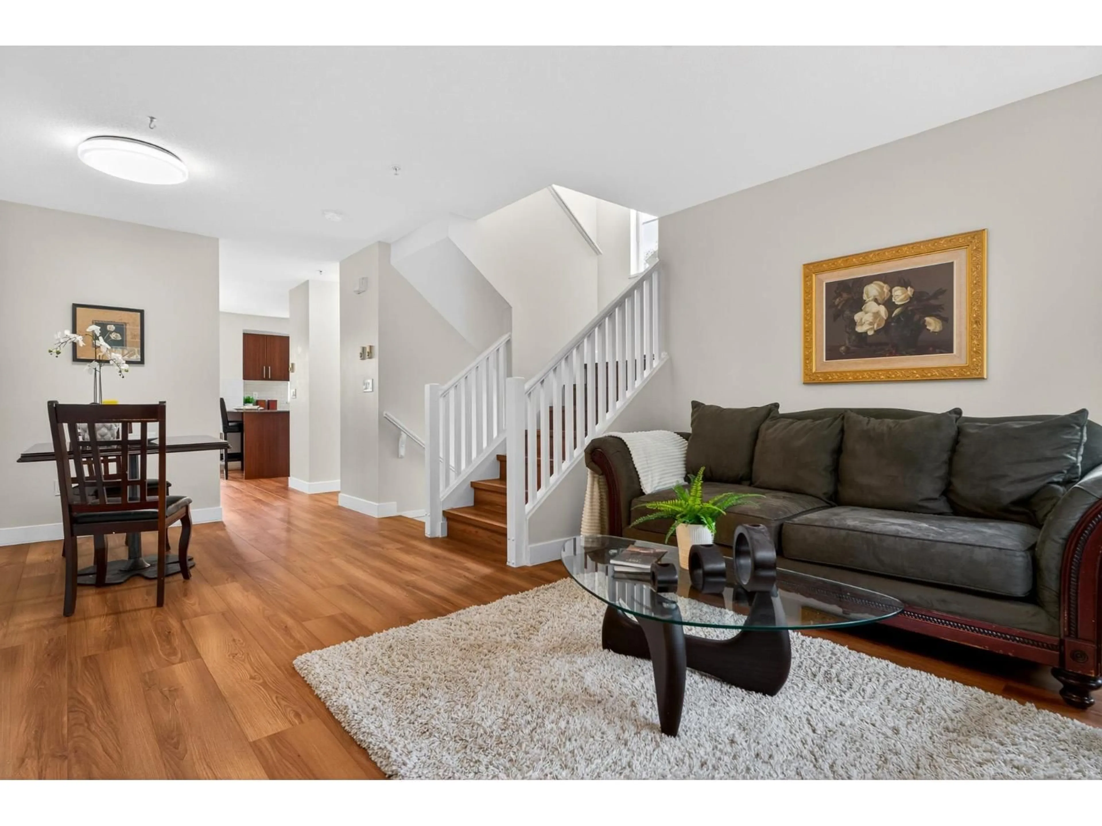 Living room with furniture, unknown for 18 - 20038 70 AVENUE, Langley British Columbia V2Y0B4