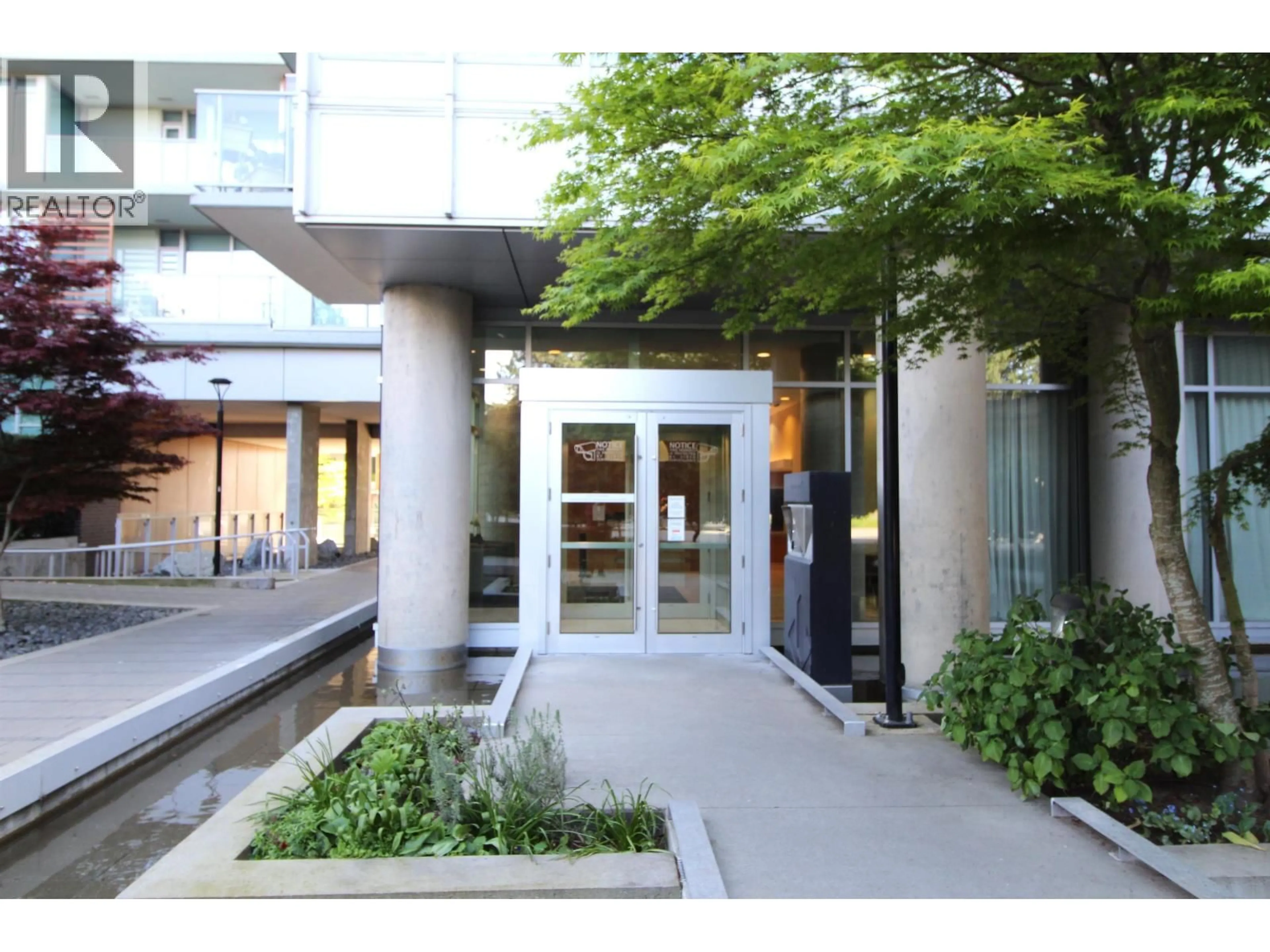 Indoor foyer for 3204 - 8131 NUNAVUT LANE, Vancouver British Columbia V5X0E2