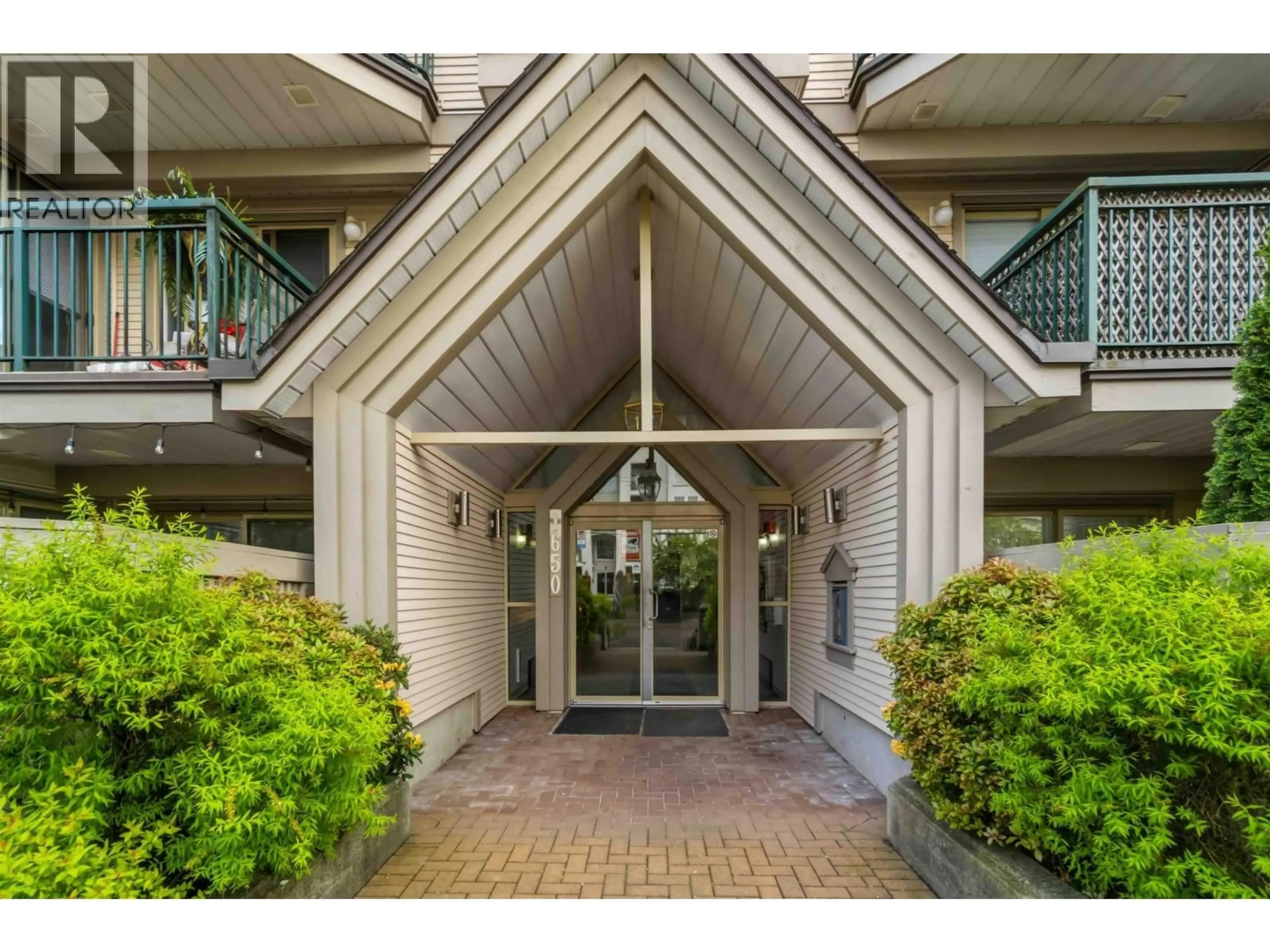 Indoor foyer for 208 - 1650 GRANT AVENUE, Port Coquitlam British Columbia V3B7V2