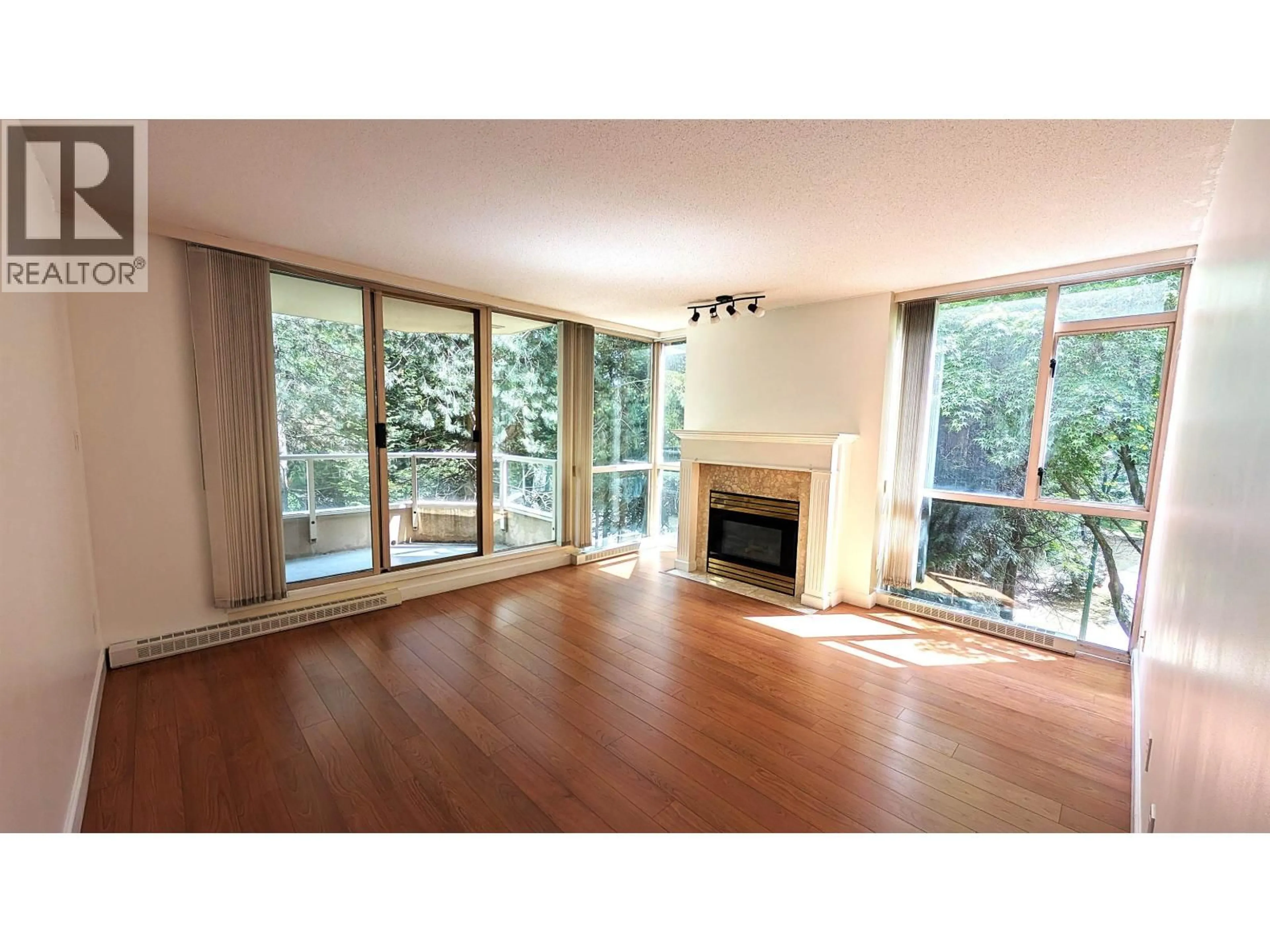 A pic of a room for 201 - 4689 HAZEL STREET, Burnaby British Columbia V5H4R6