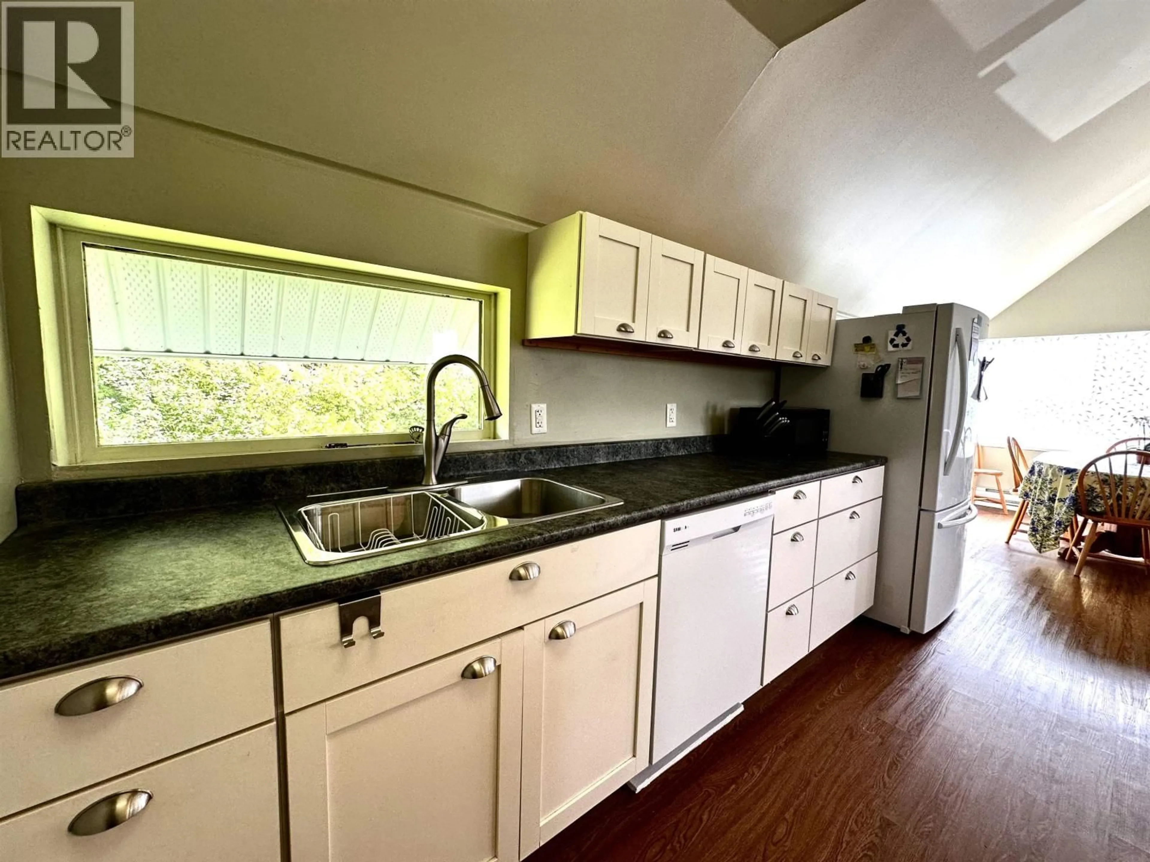 Standard kitchen, unknown for 2605 1ST AVENUE, Terrace British Columbia V8G0G2