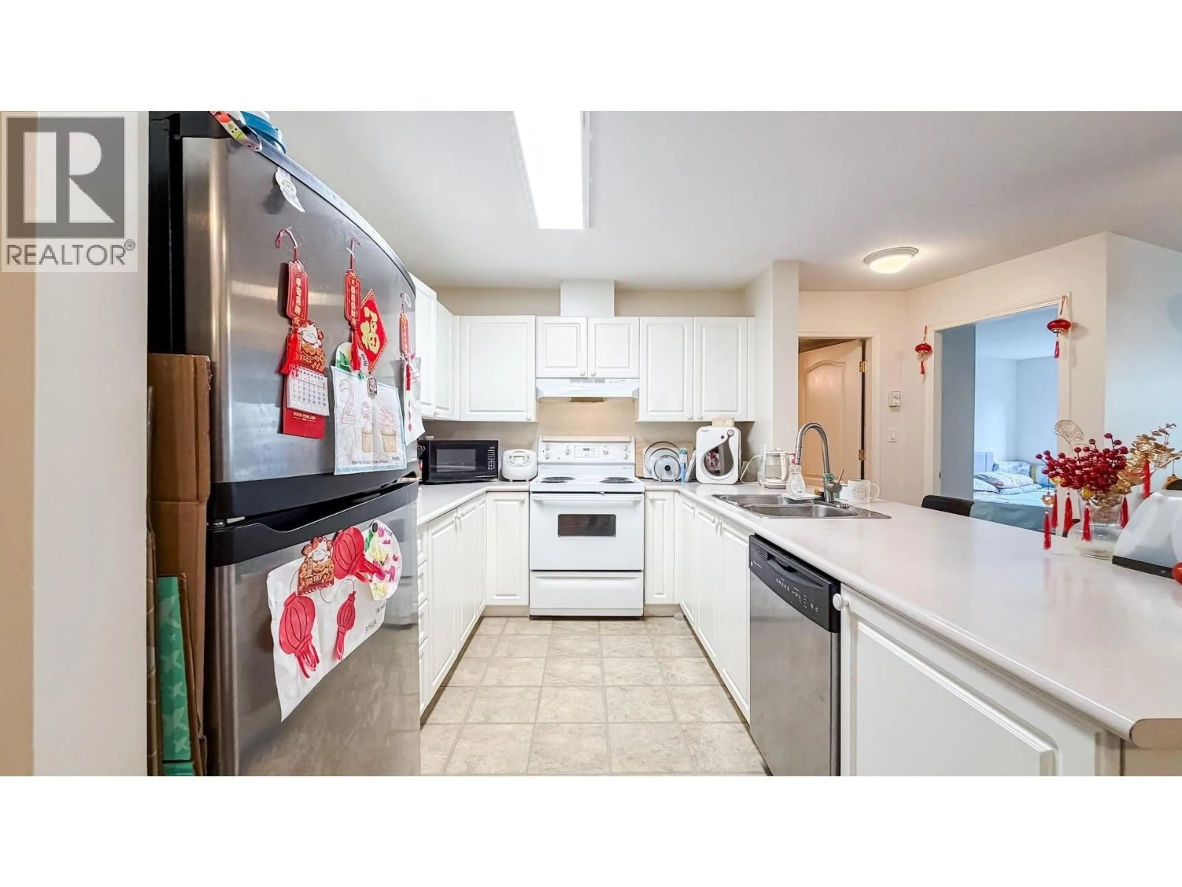 Standard kitchen, ceramic/tile floor for 119 - 5880 DOVER CRESCENT, Richmond British Columbia V7C5P5