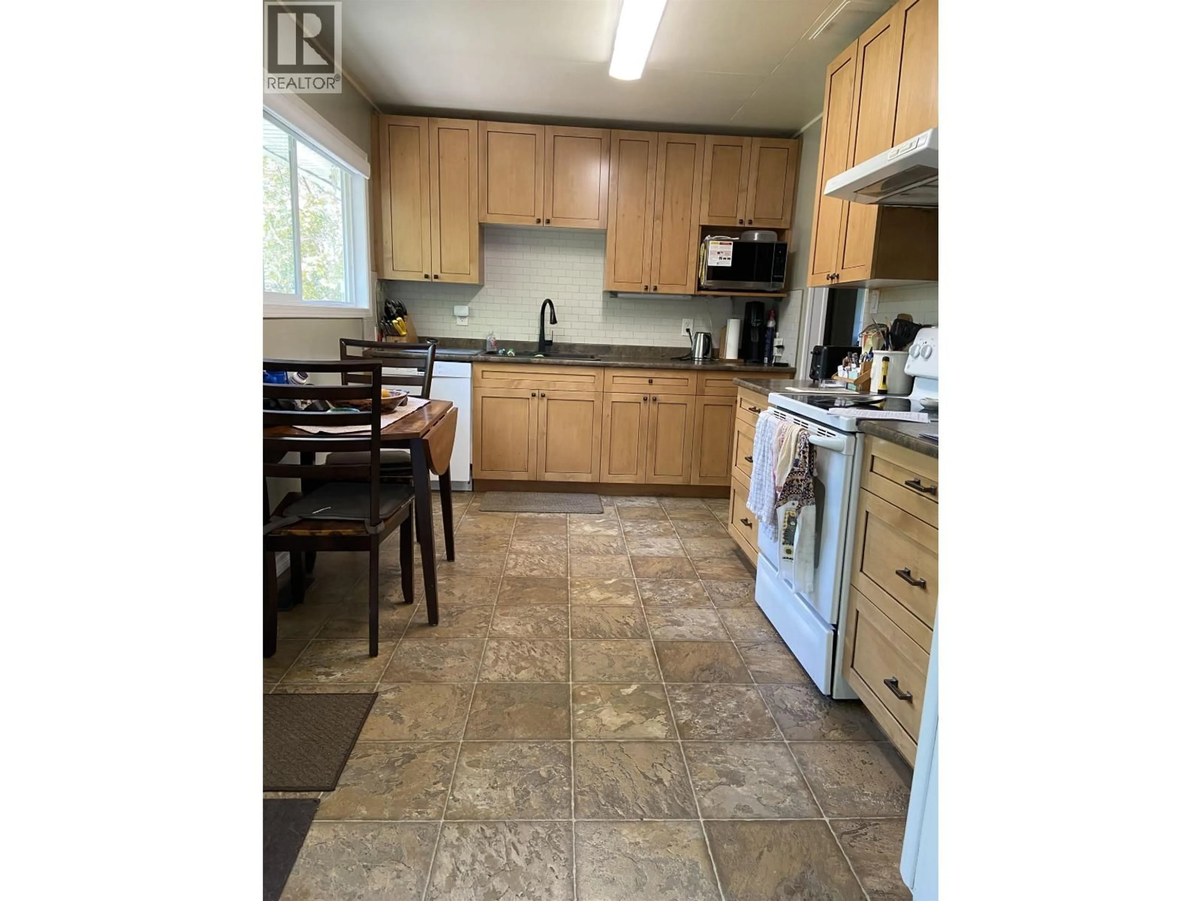 Standard kitchen, ceramic/tile floor for 2601 SPARKS STREET, Terrace British Columbia V8G2T3