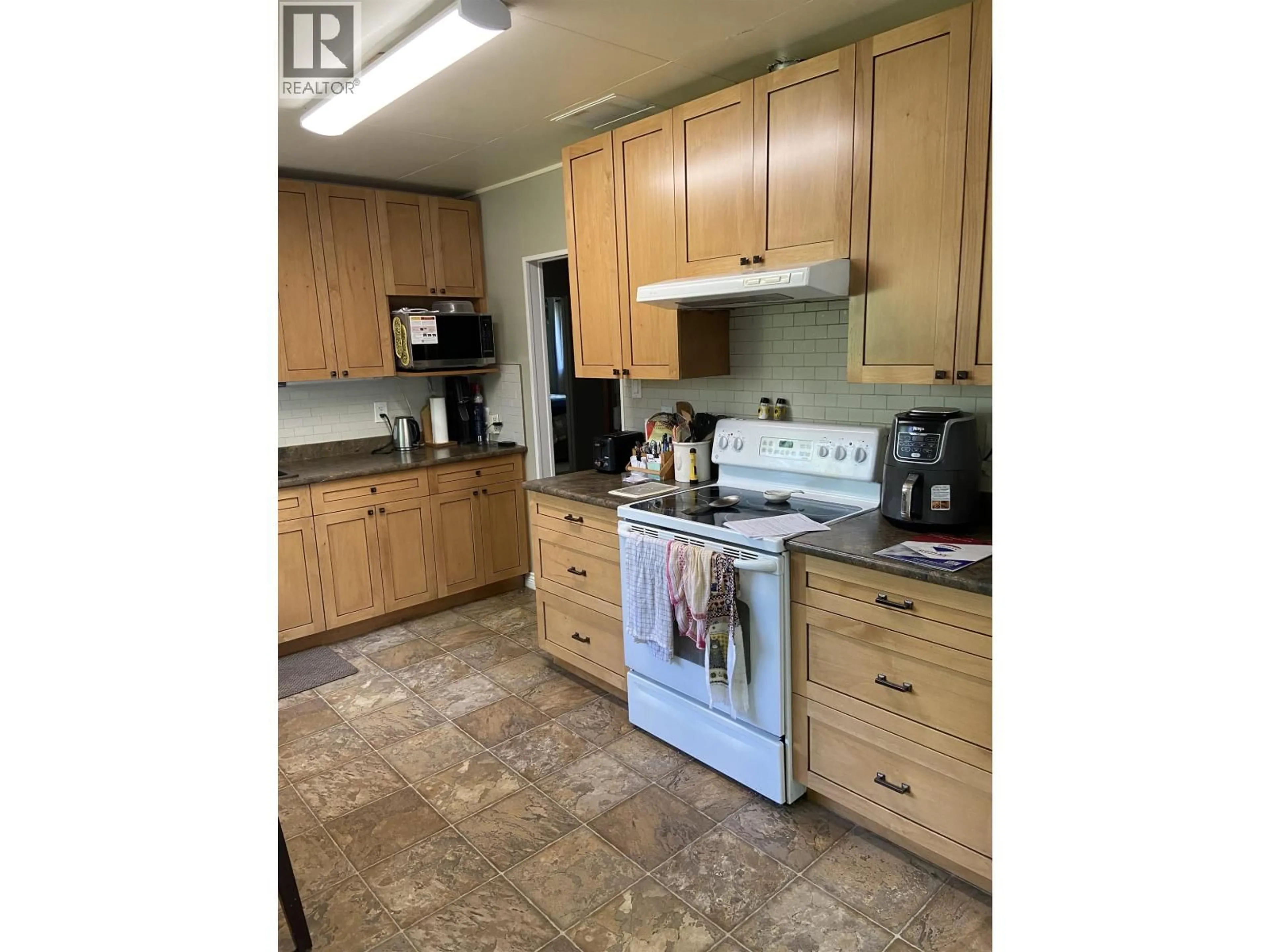 Standard kitchen, unknown for 2601 SPARKS STREET, Terrace British Columbia V8G2T3