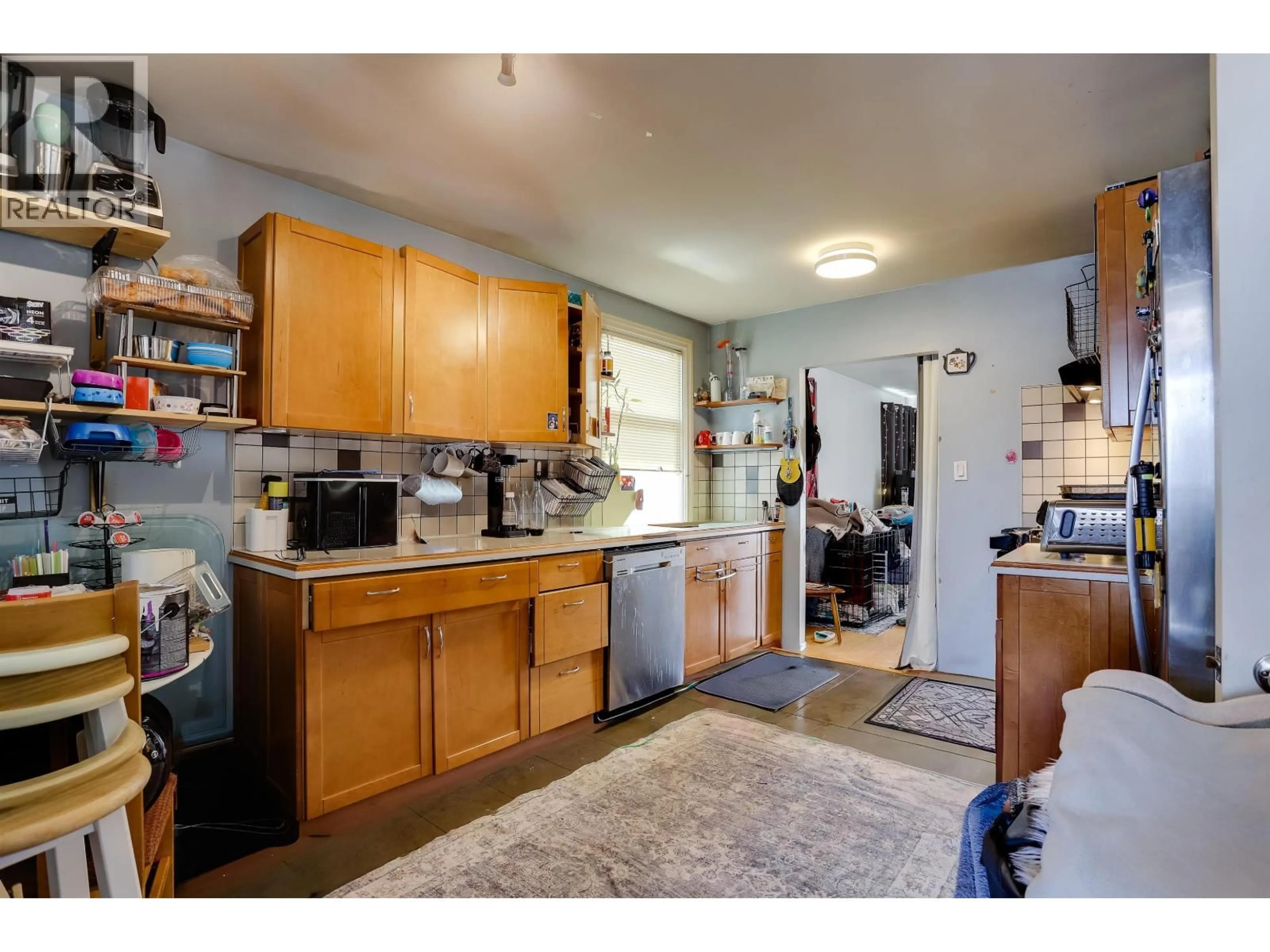 Standard kitchen, unknown for 936 NANAIMO STREET, Vancouver British Columbia V5L4S9