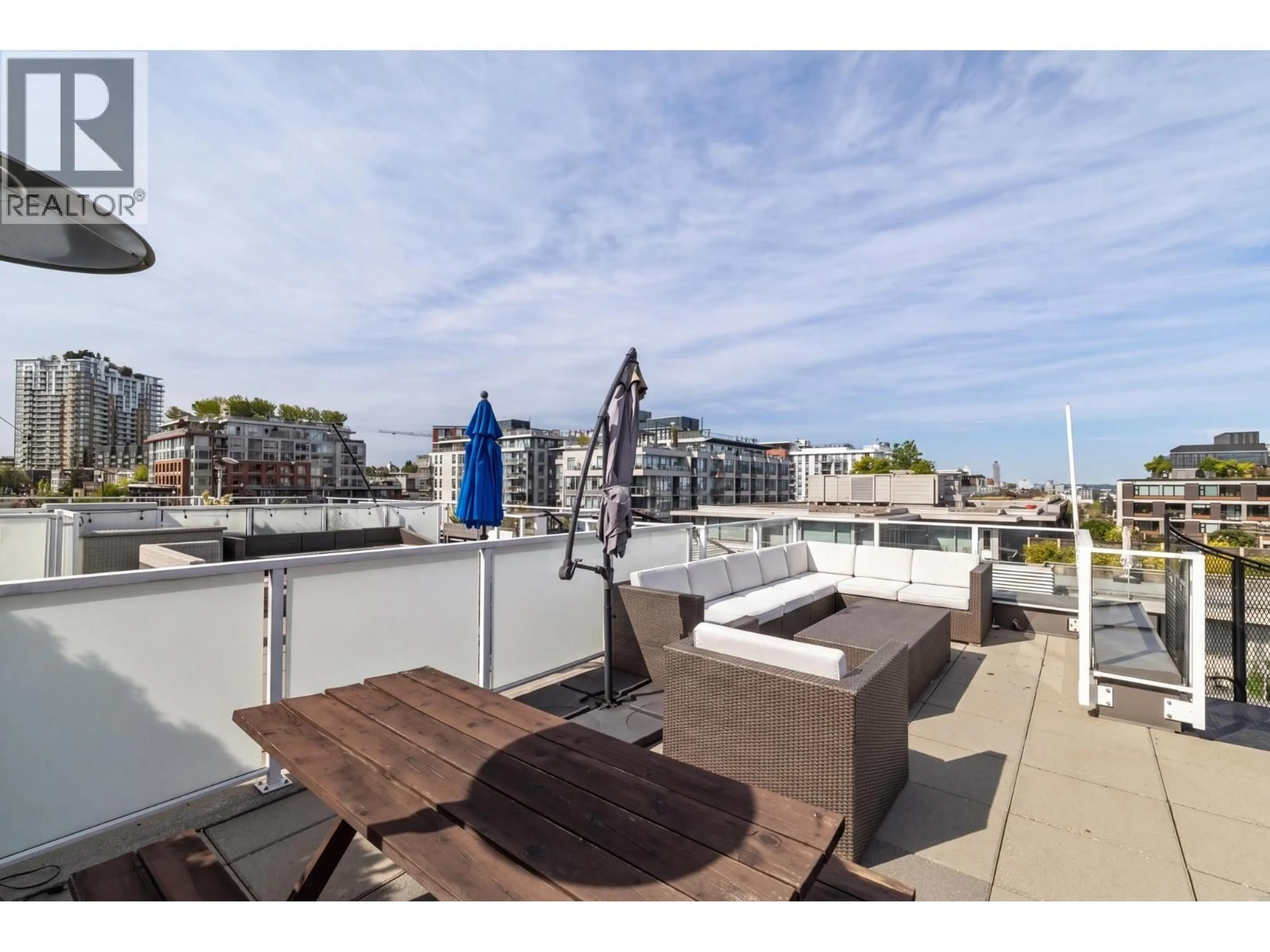 Patio, water/lake/river/ocean view for 613 - 311 6TH AVENUE, Vancouver British Columbia V5T0G9