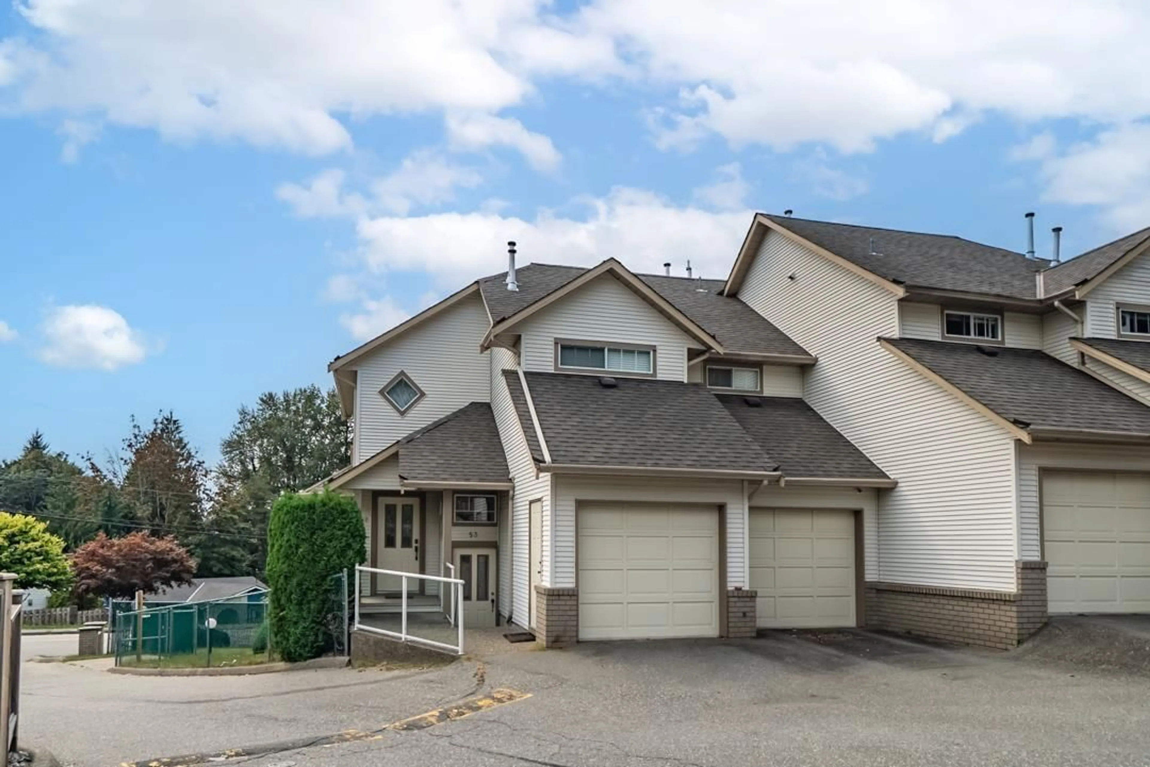 A pic from outside/outdoor area/front of a property/back of a property/a pic from drone, street for 53 - 32361 MCRAE AVENUE, Mission British Columbia V2V4X7