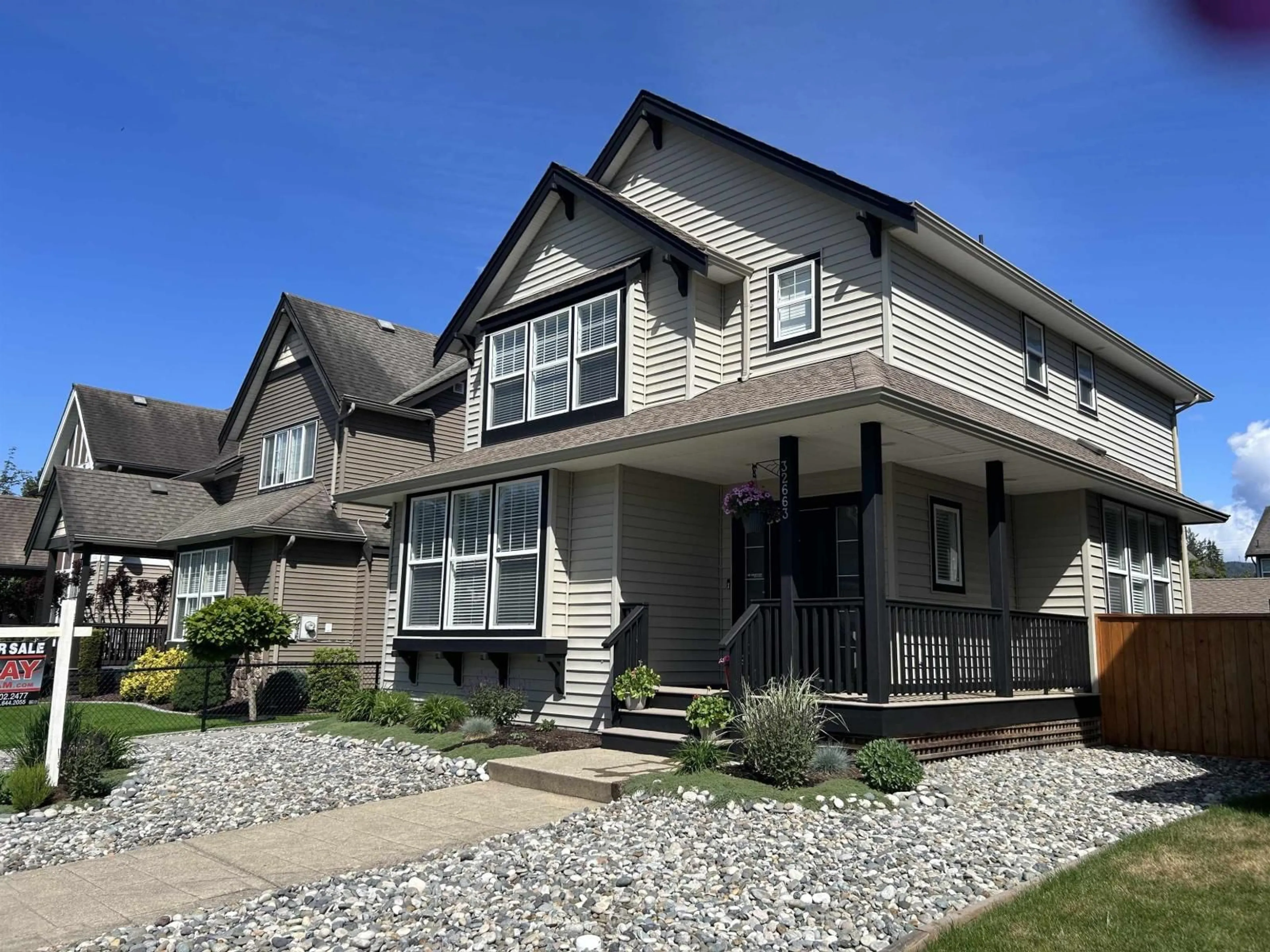 Home with vinyl exterior material, street for 32663 APPLEBY COURT, Mission British Columbia V4S0A5