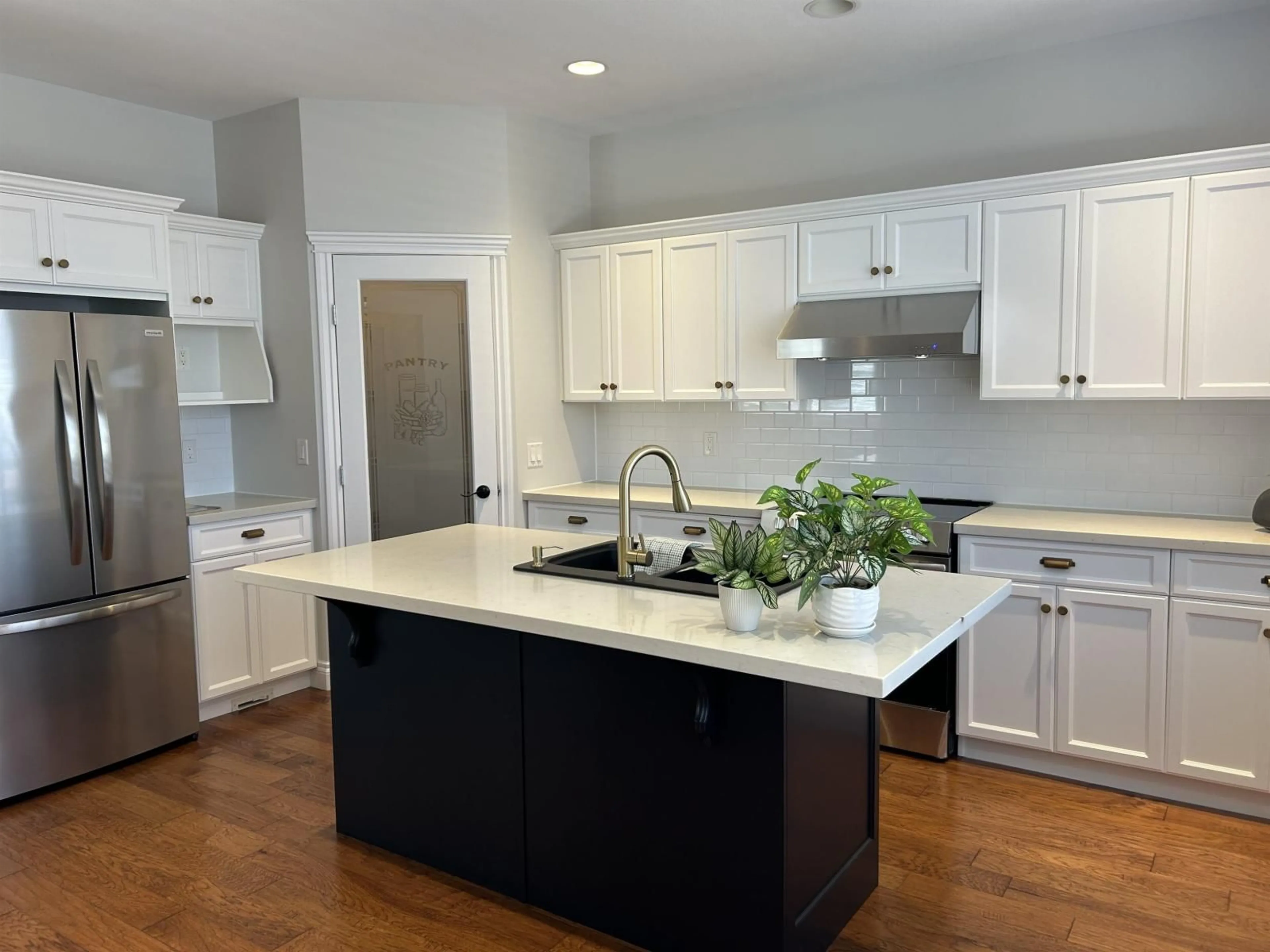 Open concept kitchen, unknown for 32663 APPLEBY COURT, Mission British Columbia V4S0A5