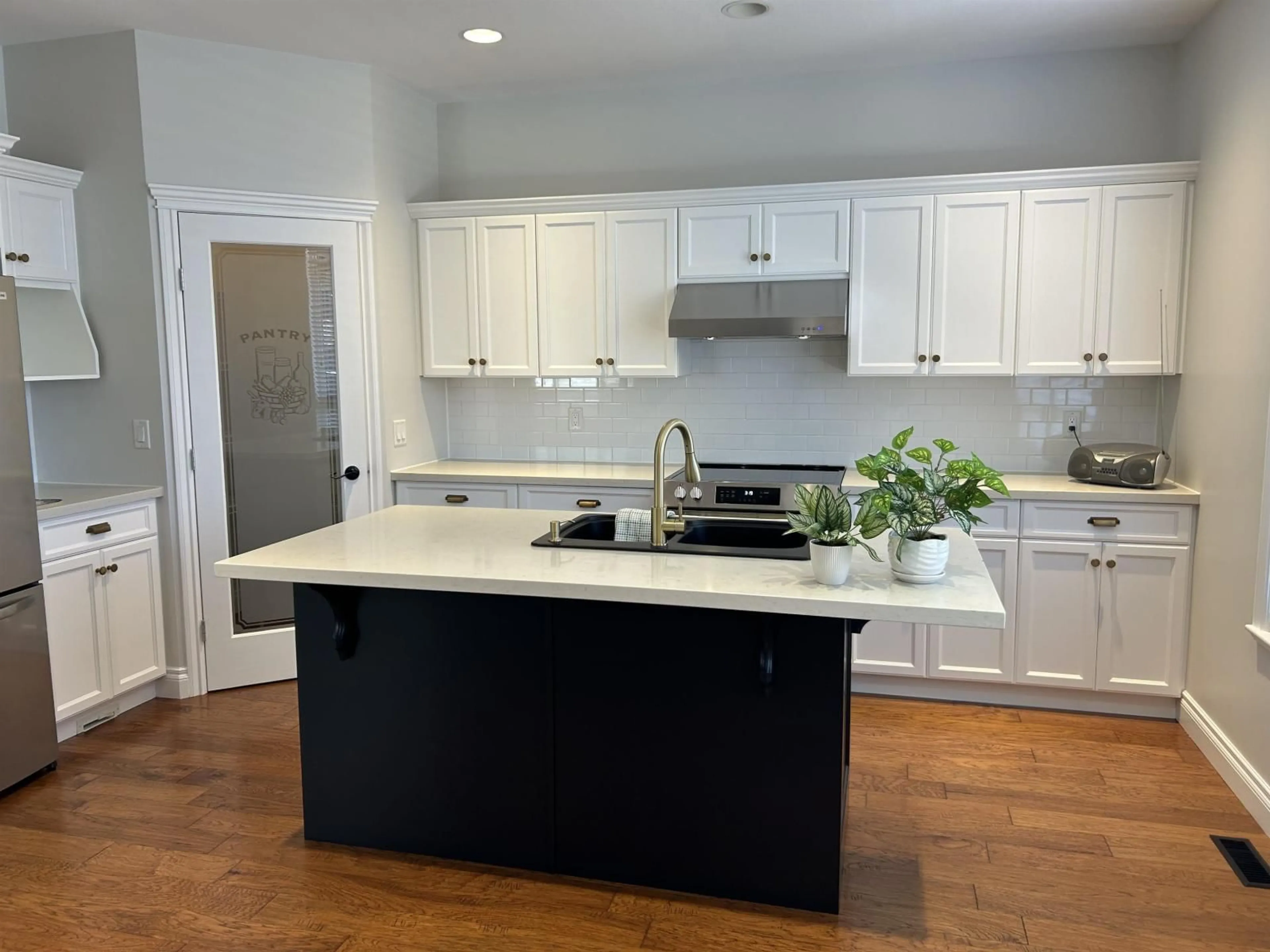 Open concept kitchen, unknown for 32663 APPLEBY COURT, Mission British Columbia V4S0A5