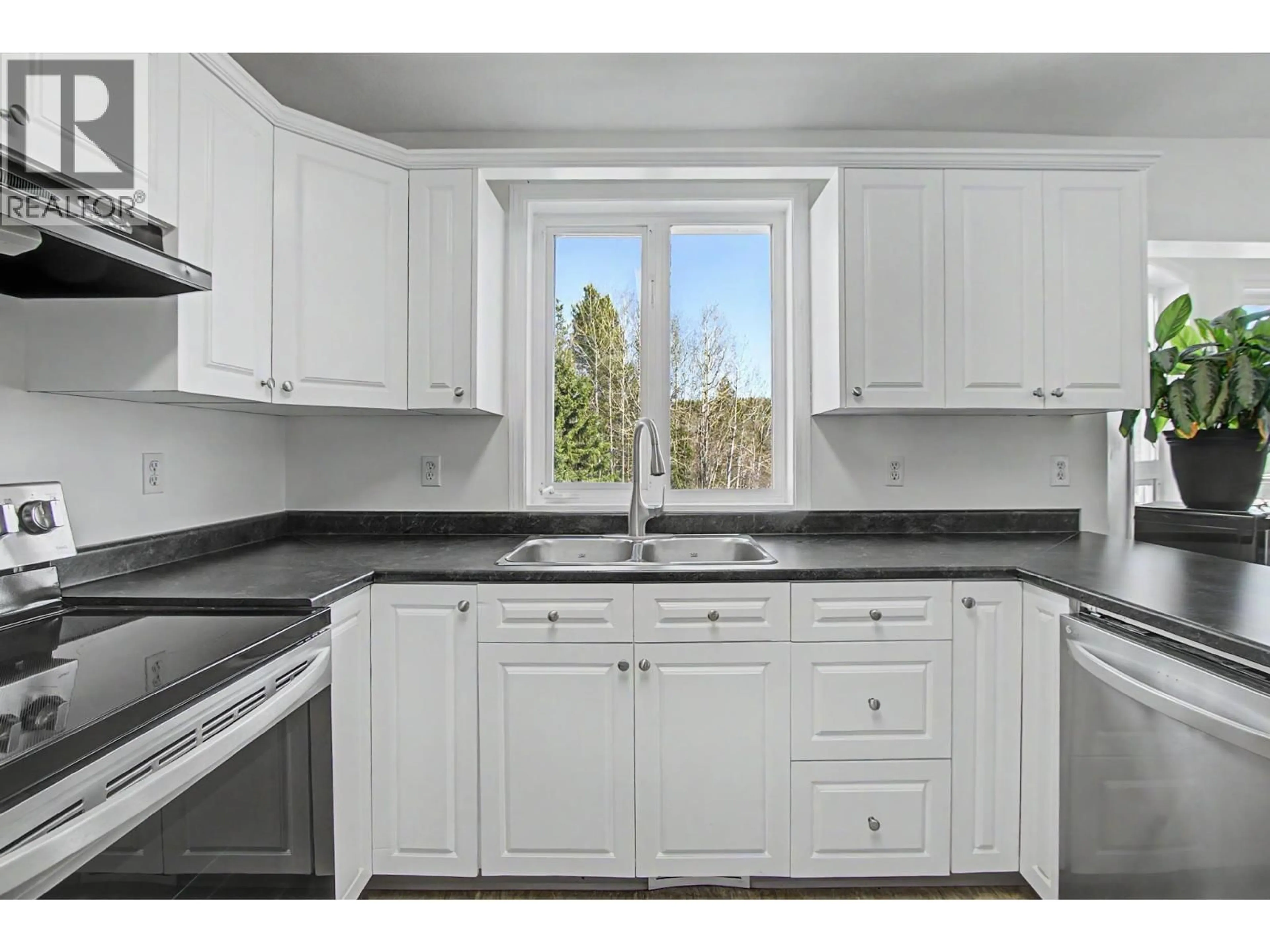 Standard kitchen, unknown for 5958 KOVACHICH DRIVE, Prince George British Columbia V2N6S9