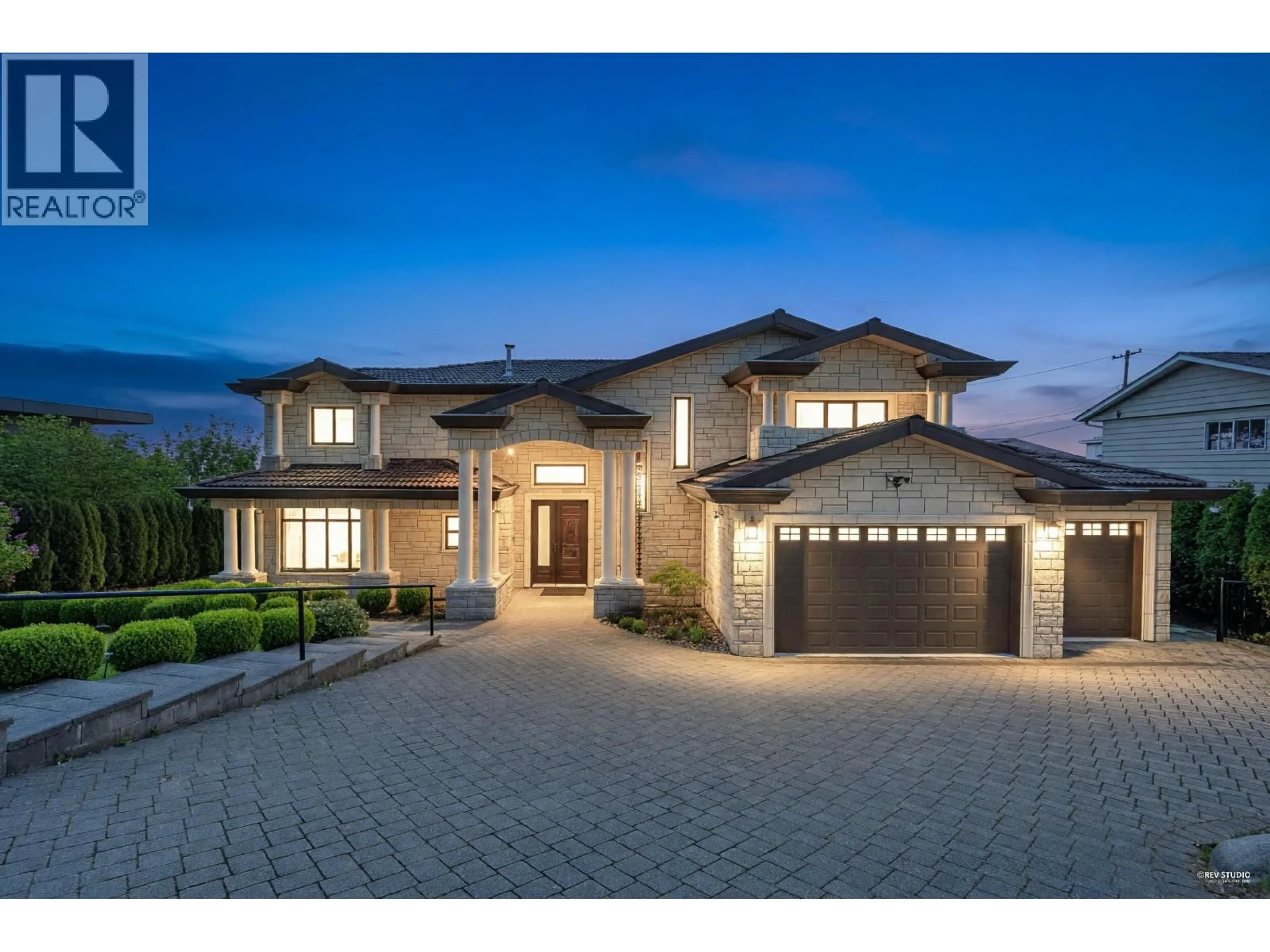 Home with brick exterior material, street for 1118 CRESTLINE ROAD, West Vancouver British Columbia V7S2E4