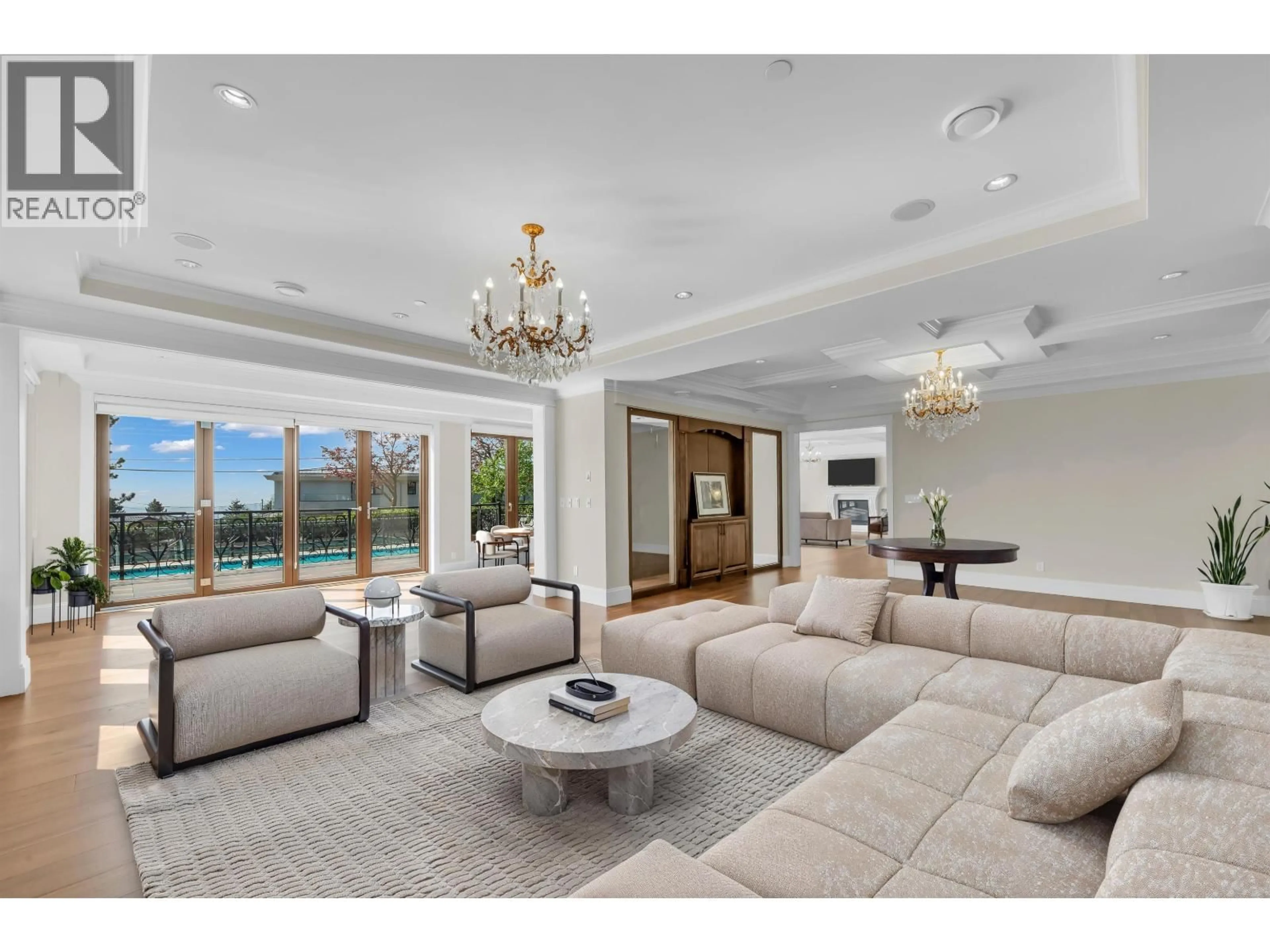 Living room with furniture, unknown for 1118 CRESTLINE ROAD, West Vancouver British Columbia V7S2E4
